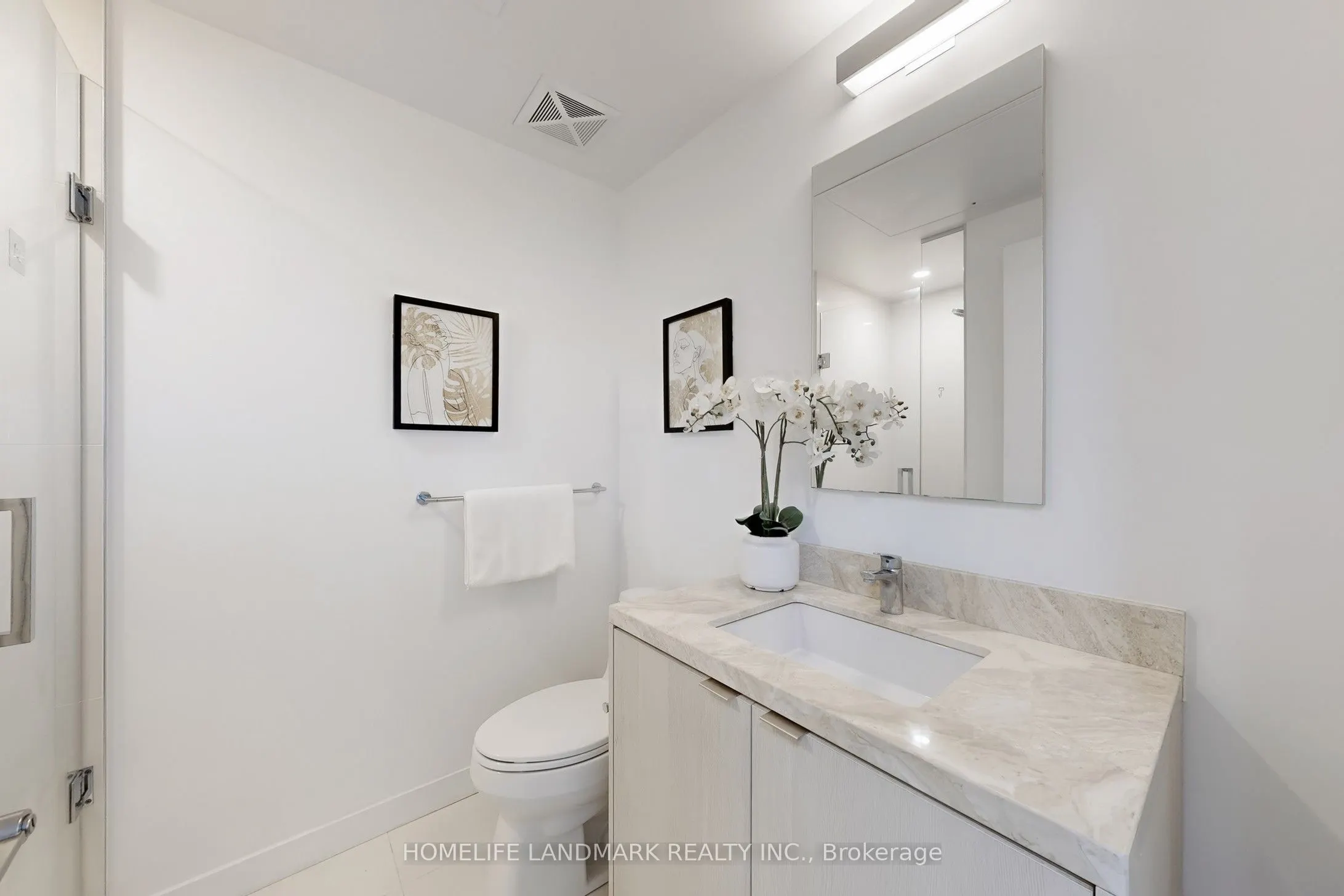 125 Blue Jays Way, #1602