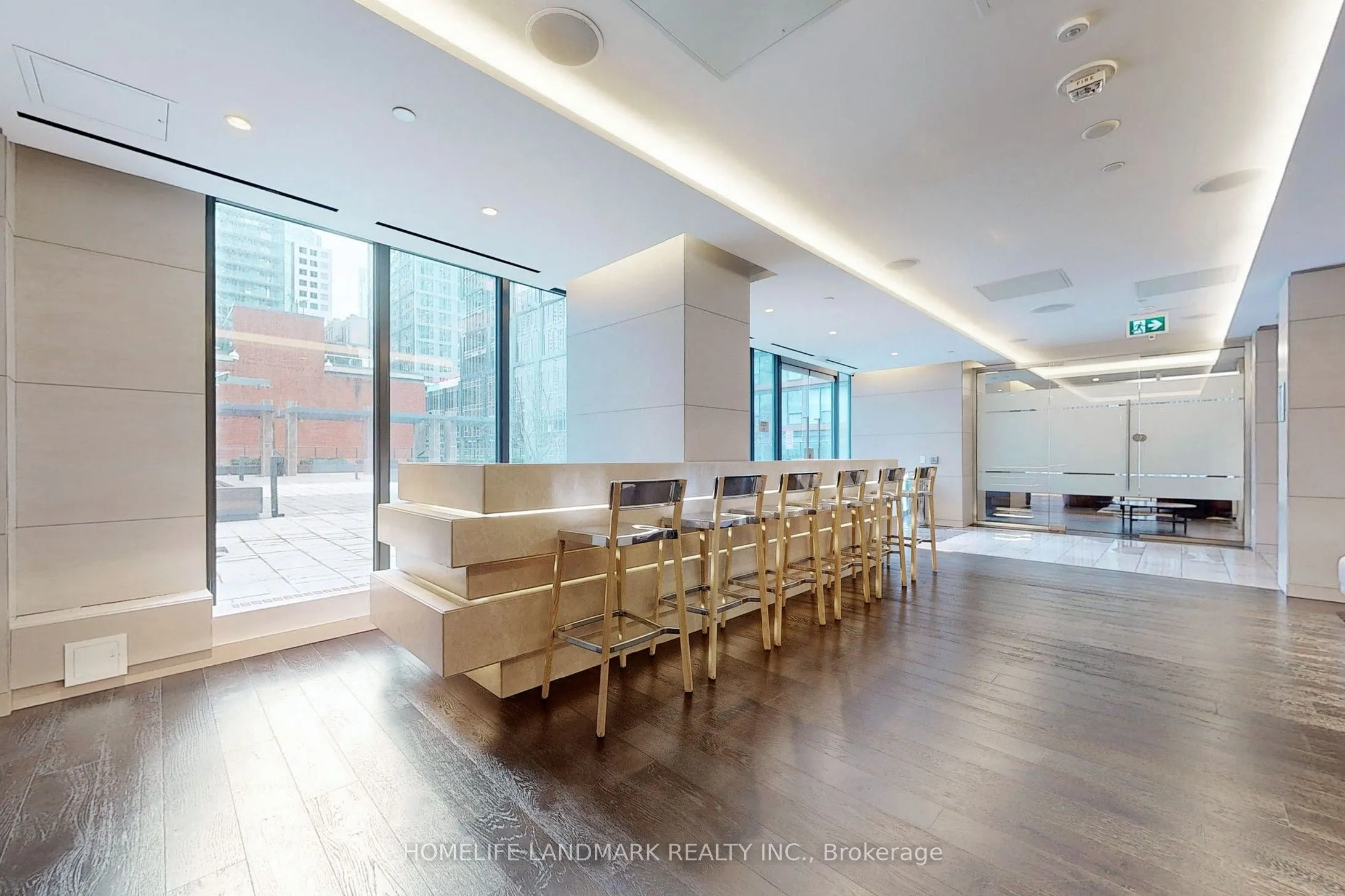 125 Blue Jays Way, #1602