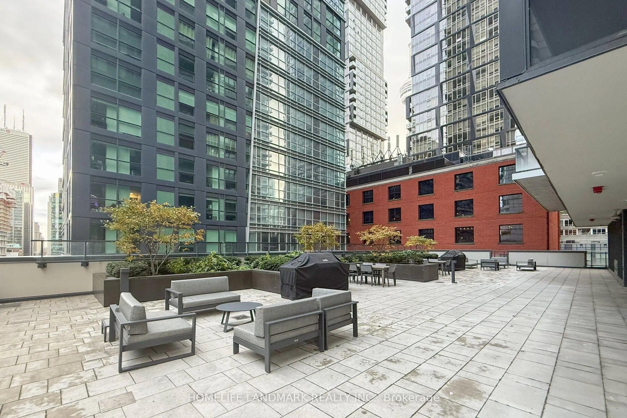 125 Blue Jays Way, #1602