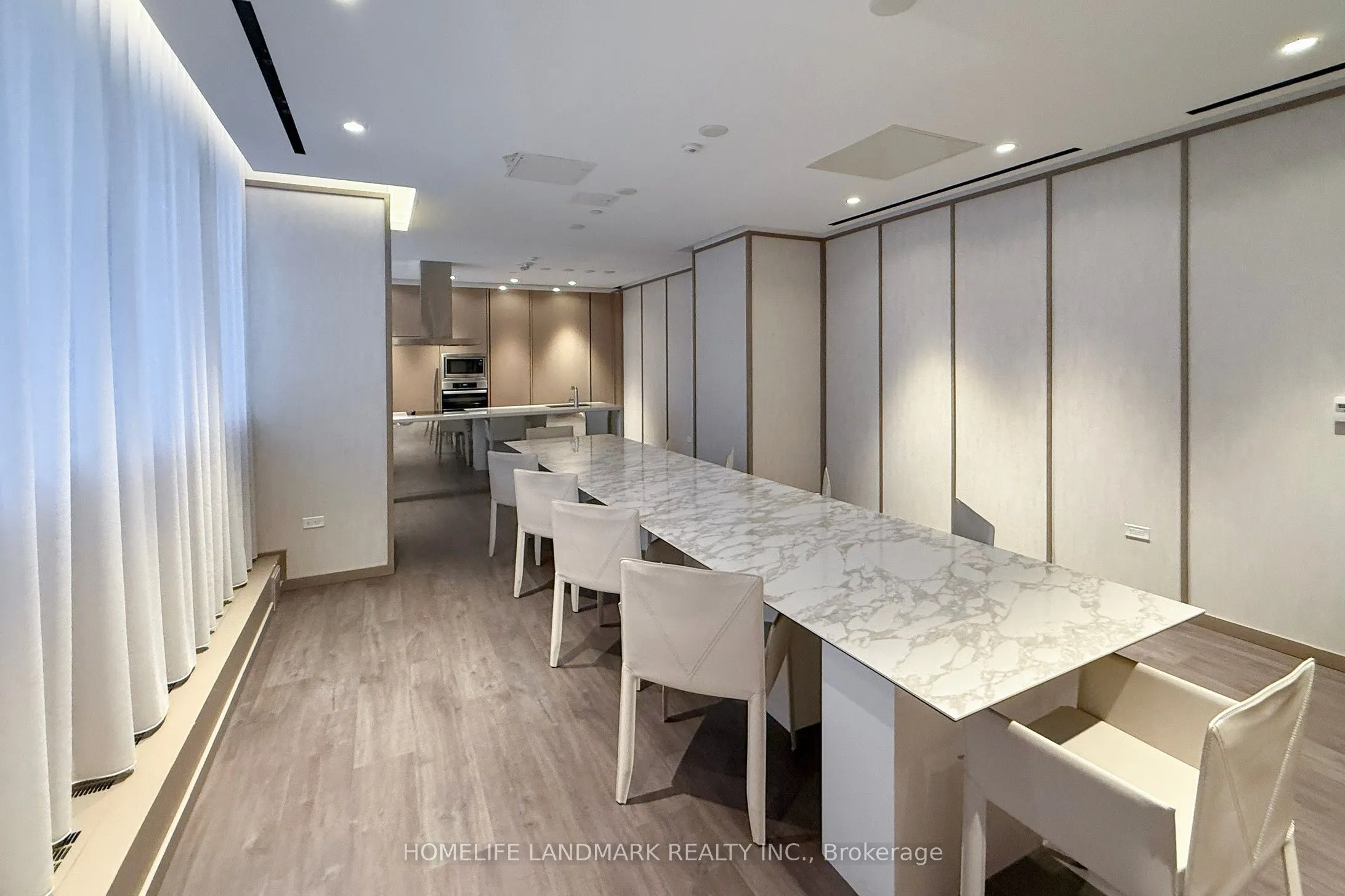 125 Blue Jays Way, #1602