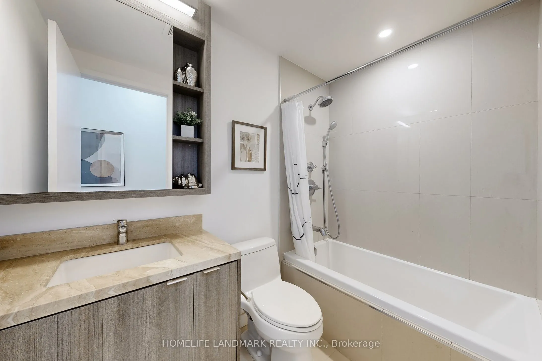 125 Blue Jays Way, #1602