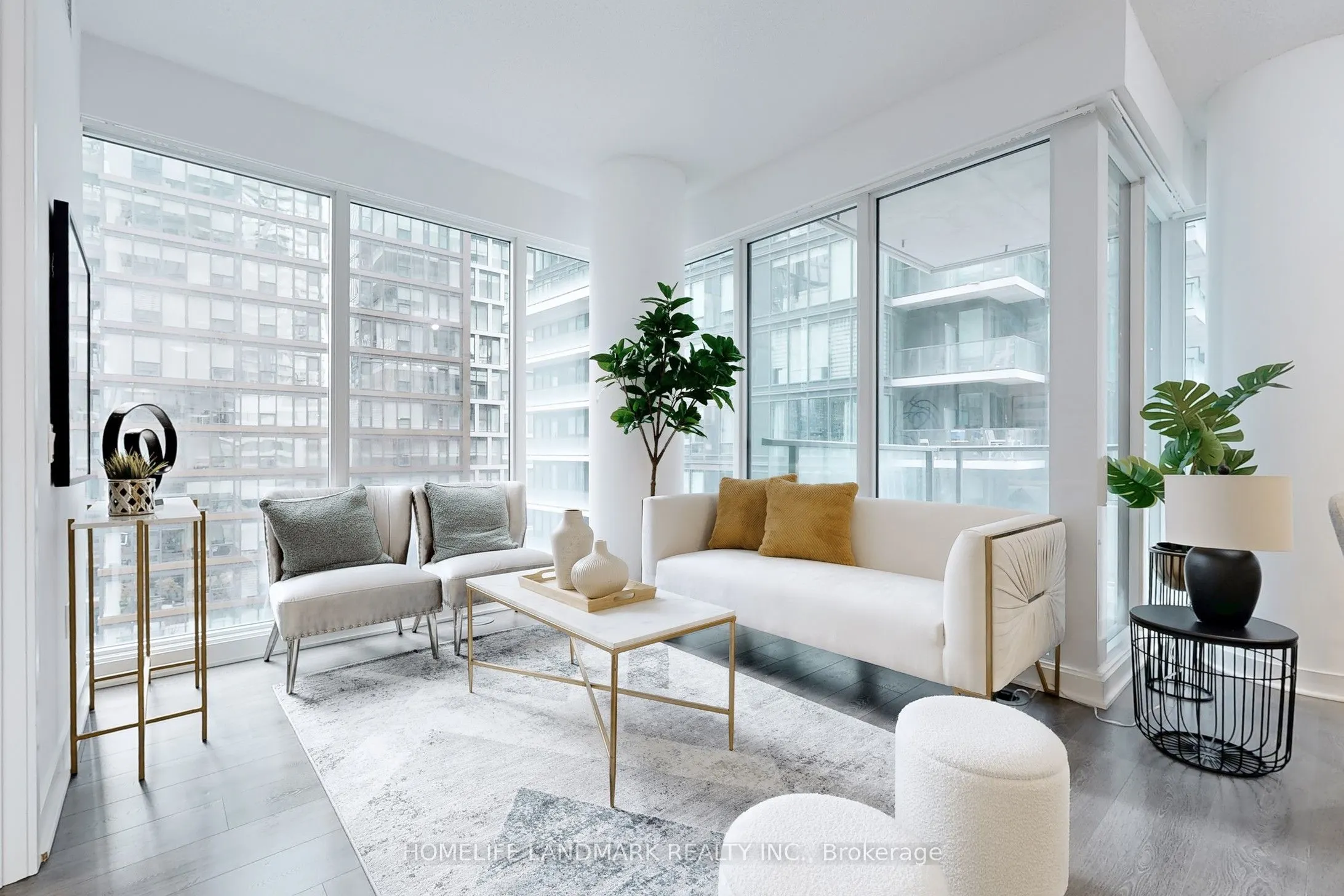 125 Blue Jays Way, #1602