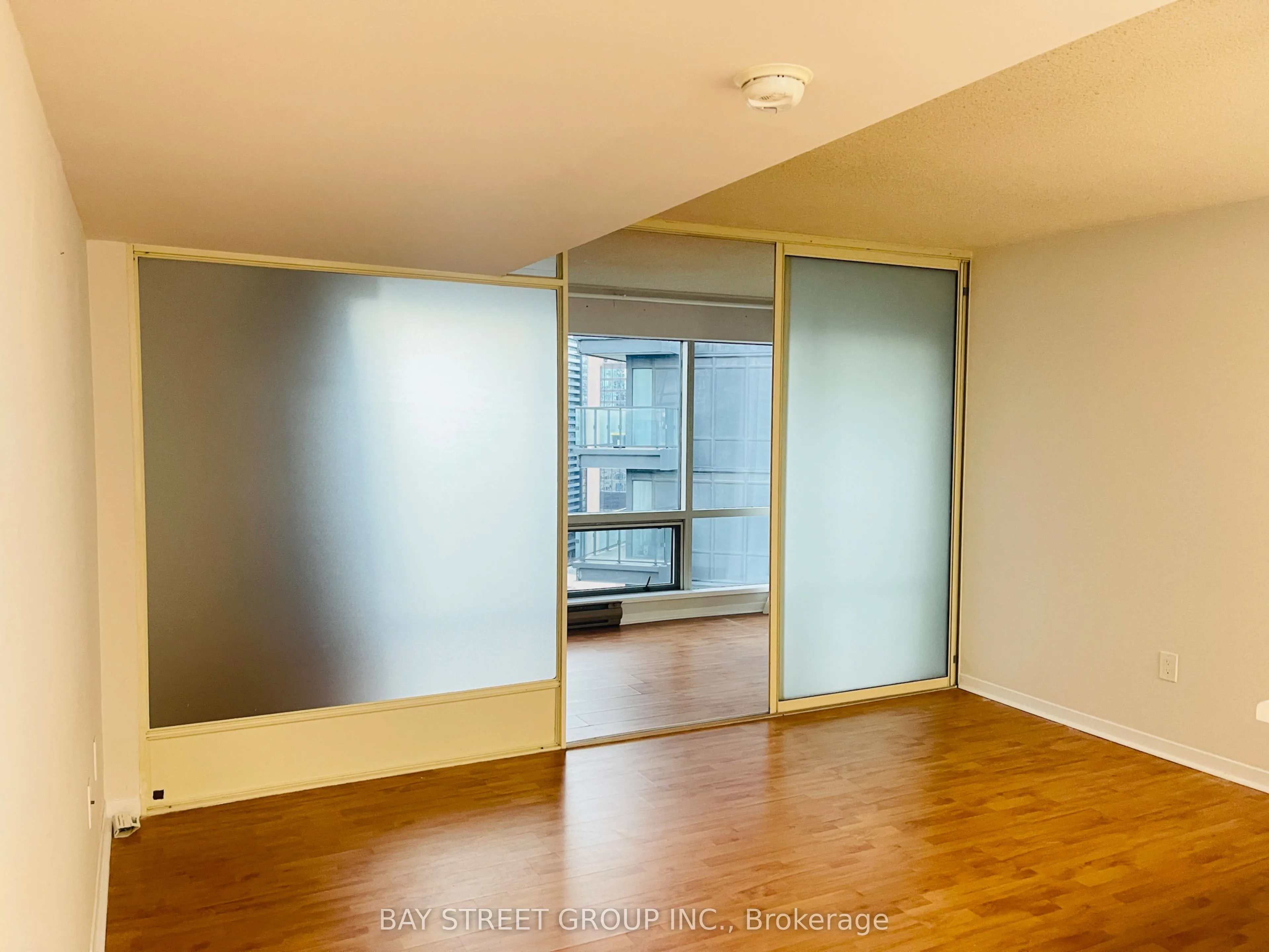 1001 Bay Street, #2213