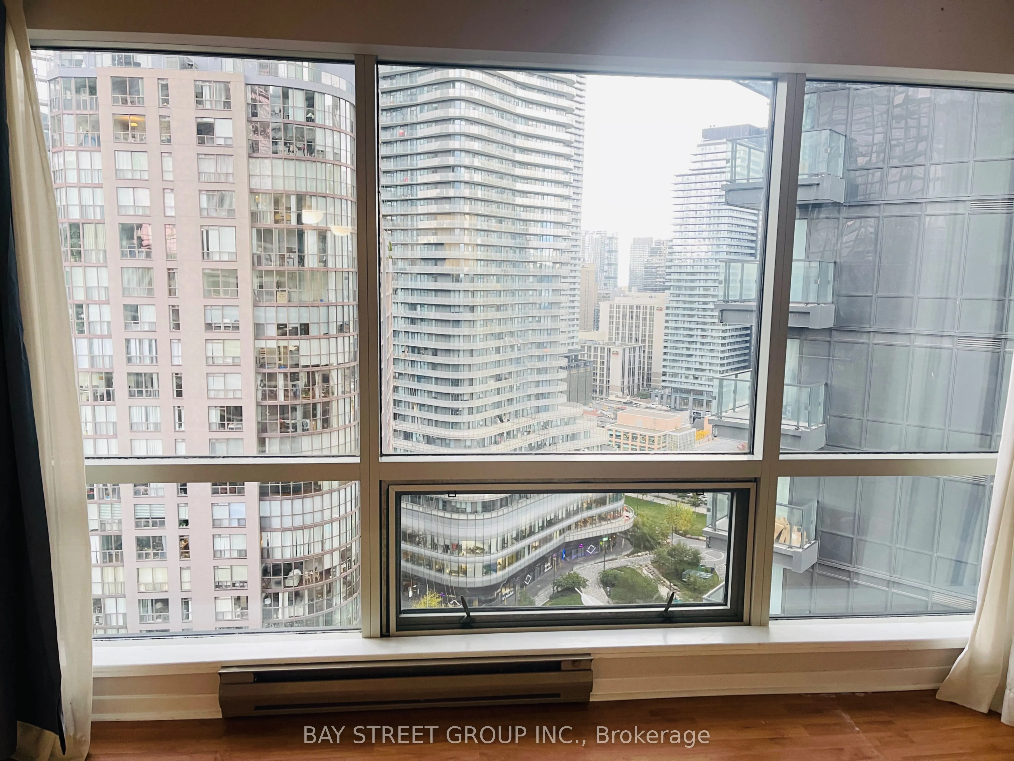 1001 Bay Street, #2213