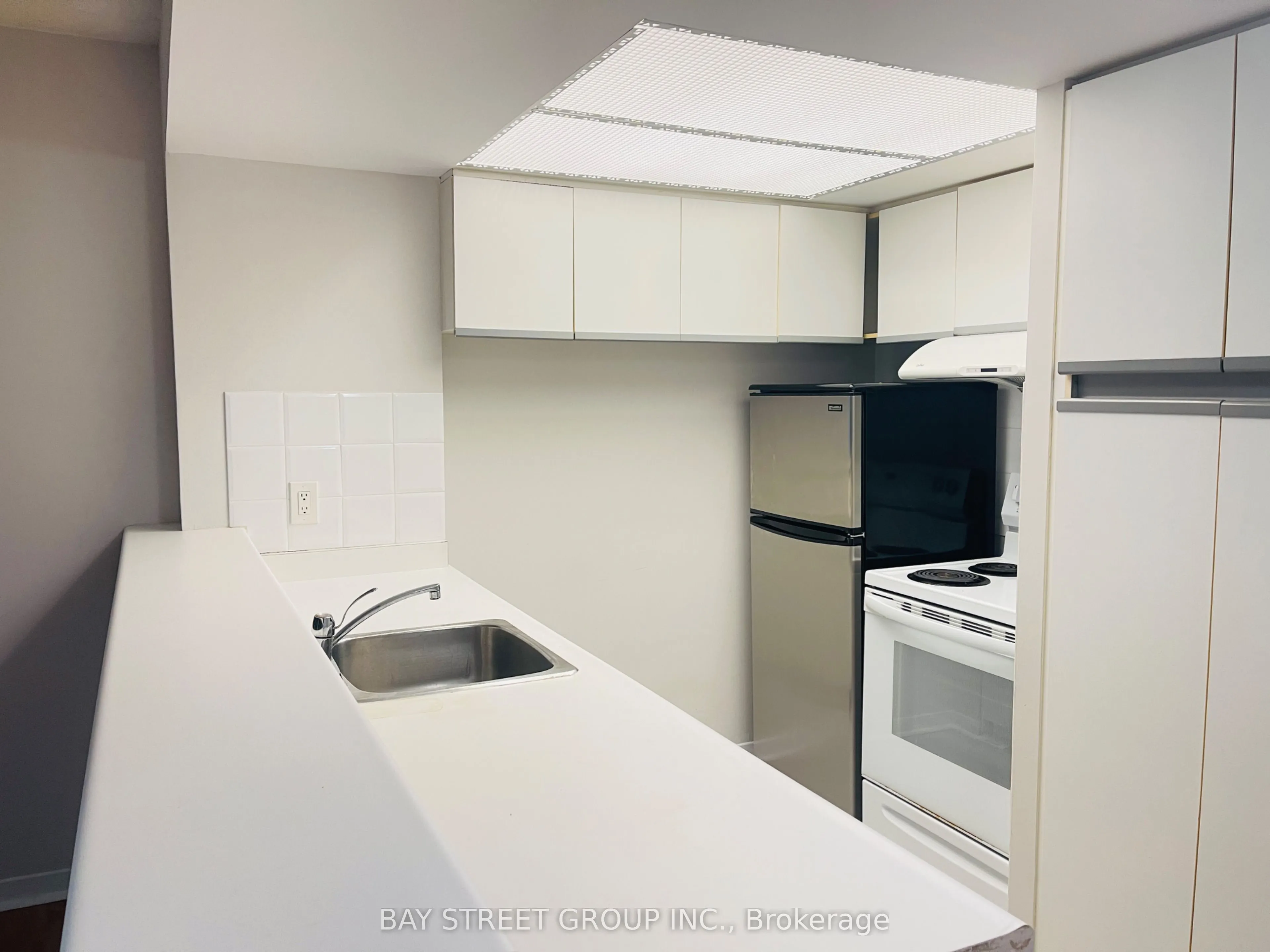 1001 Bay Street, #2213