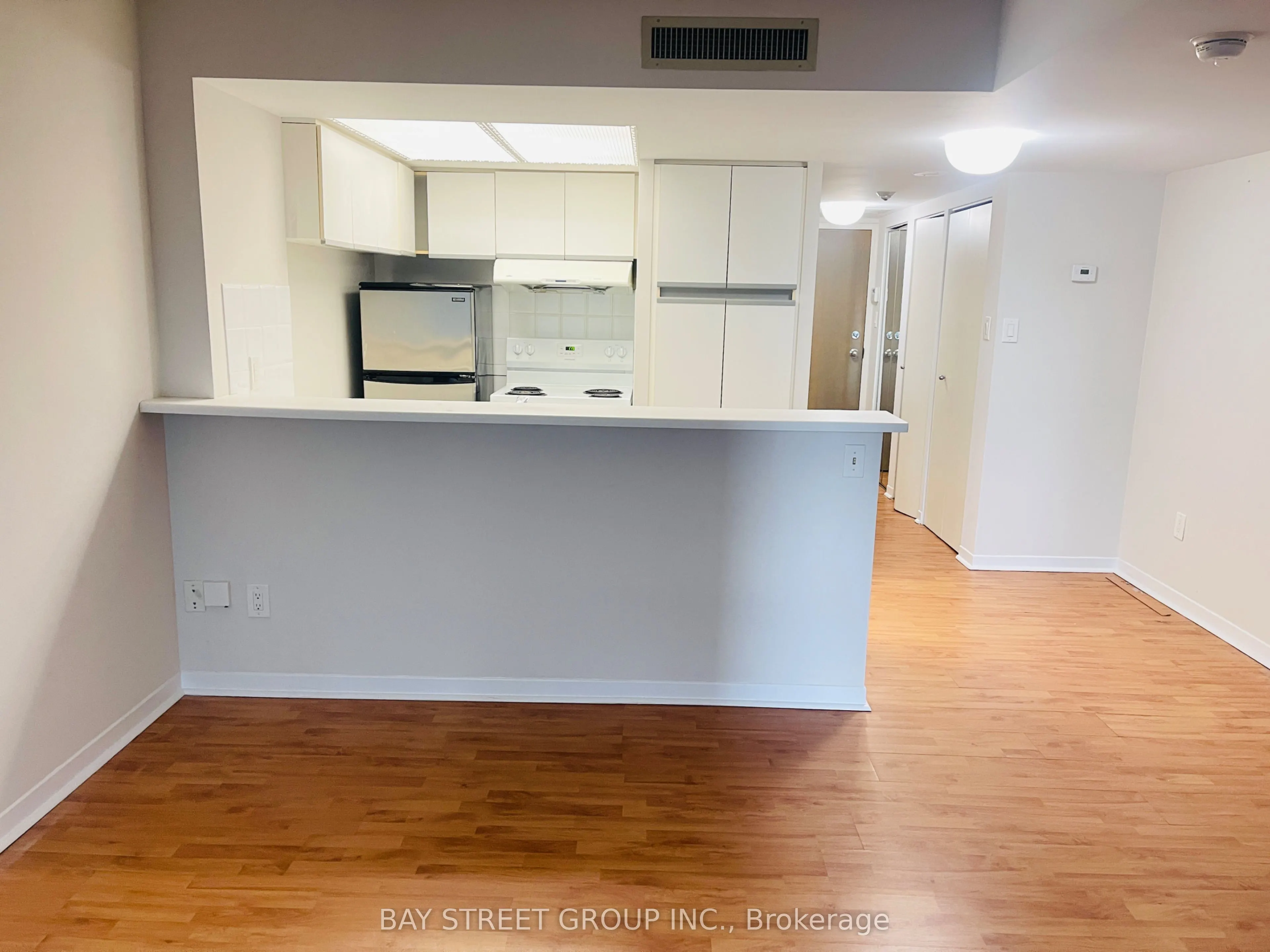 1001 Bay Street, #2213