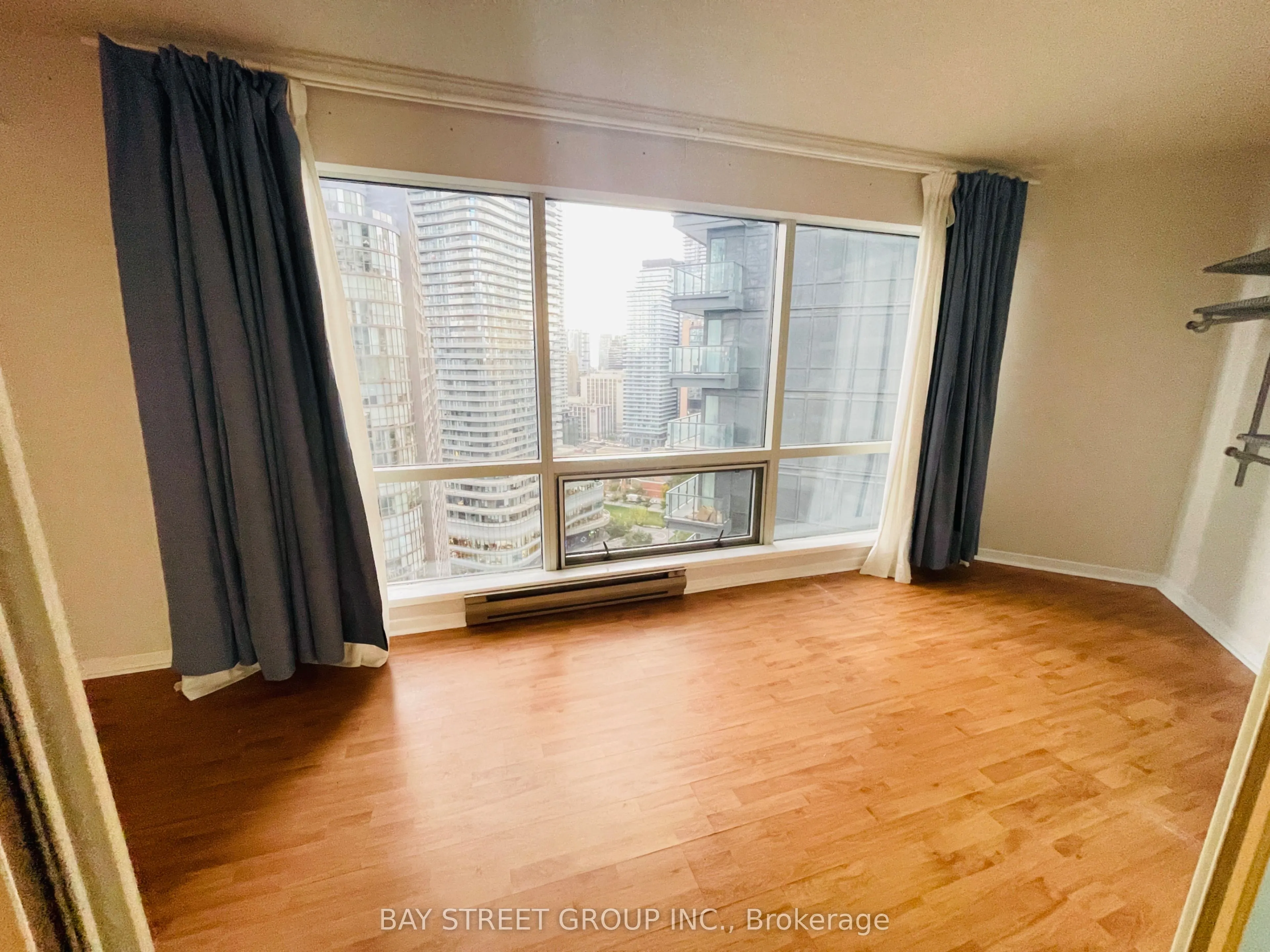 1001 Bay Street, #2213
