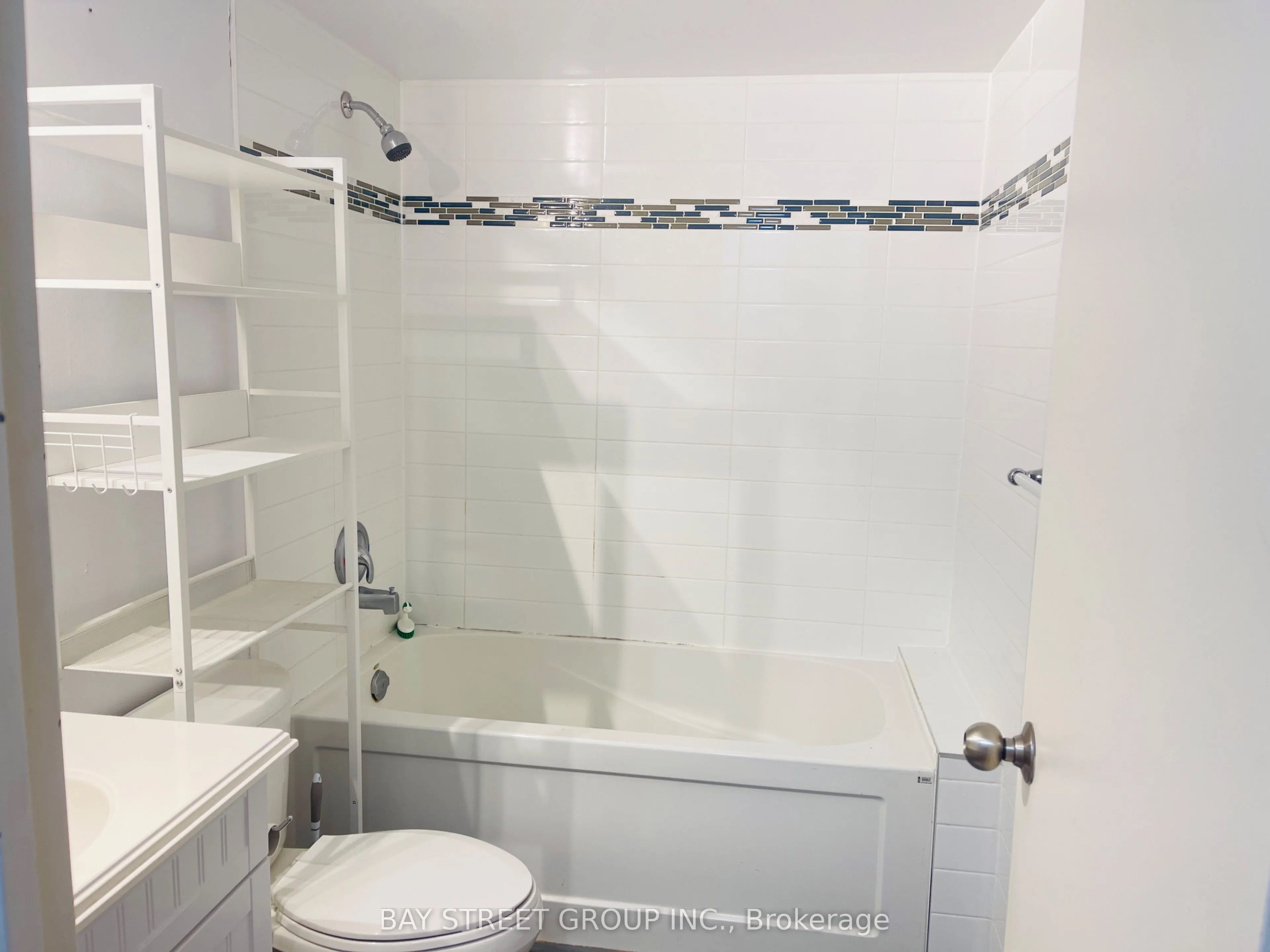 1001 Bay Street, #2213