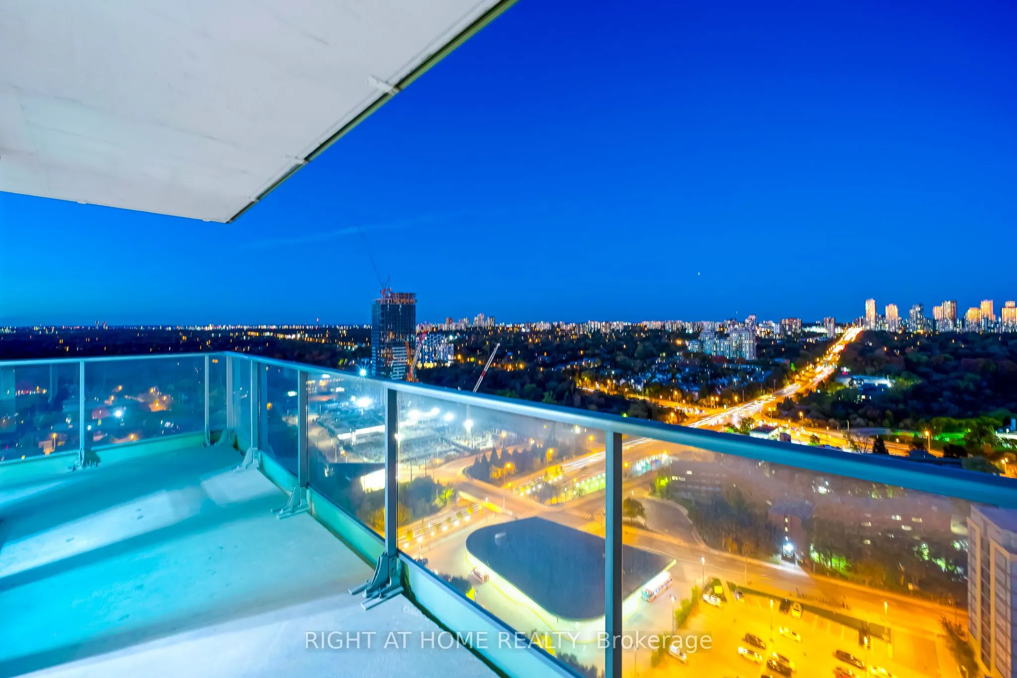 33 Singer Court, #2902