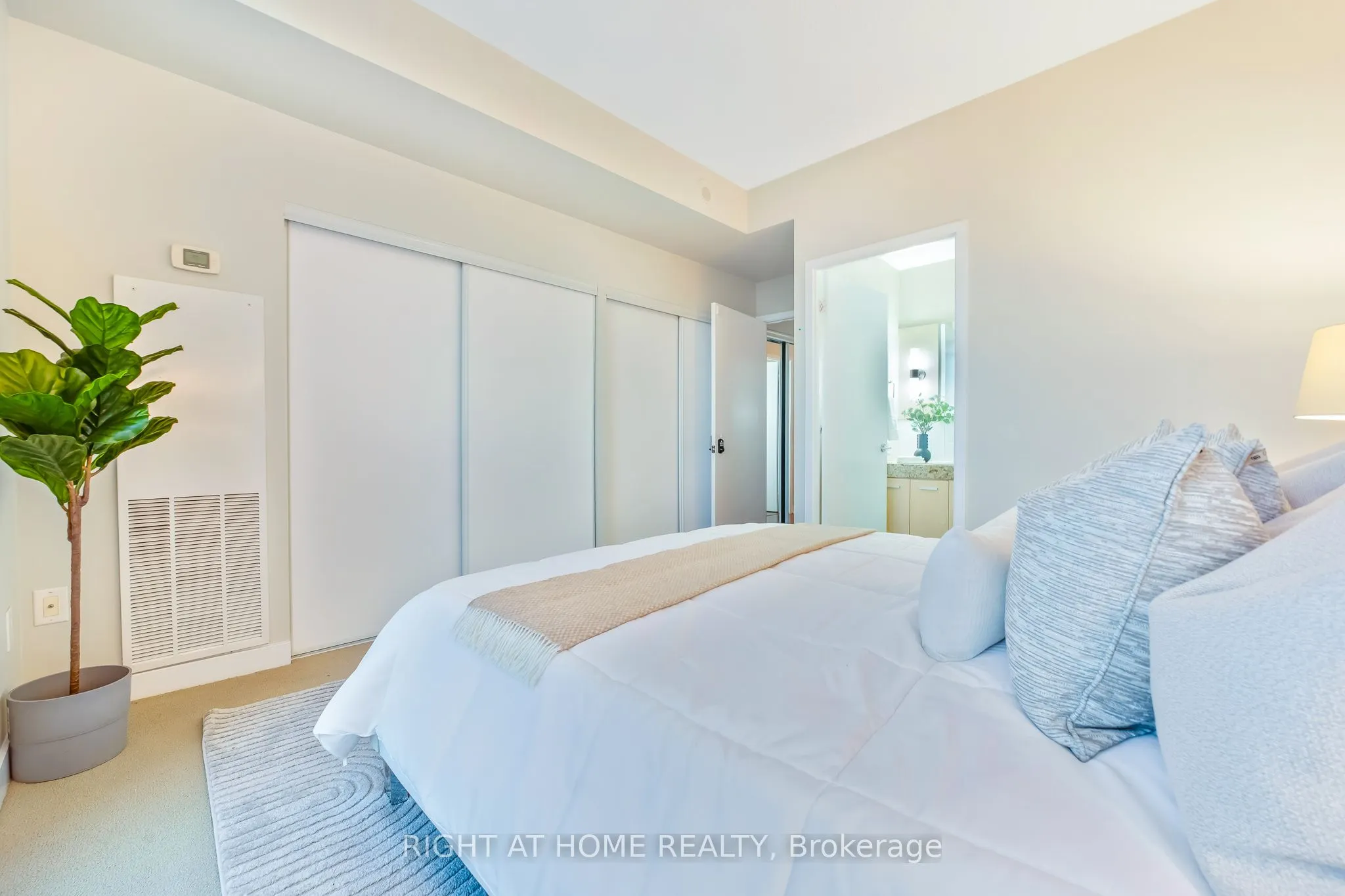 33 Singer Court, #2902