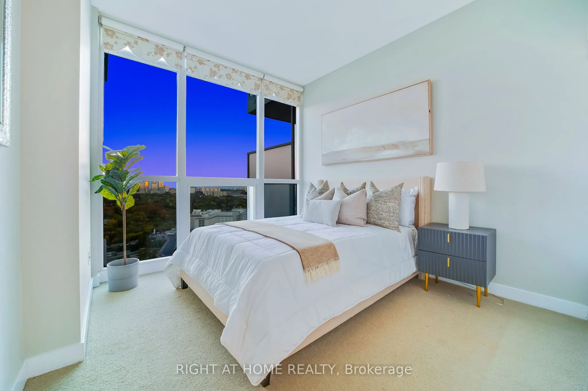 33 Singer Court, #2902