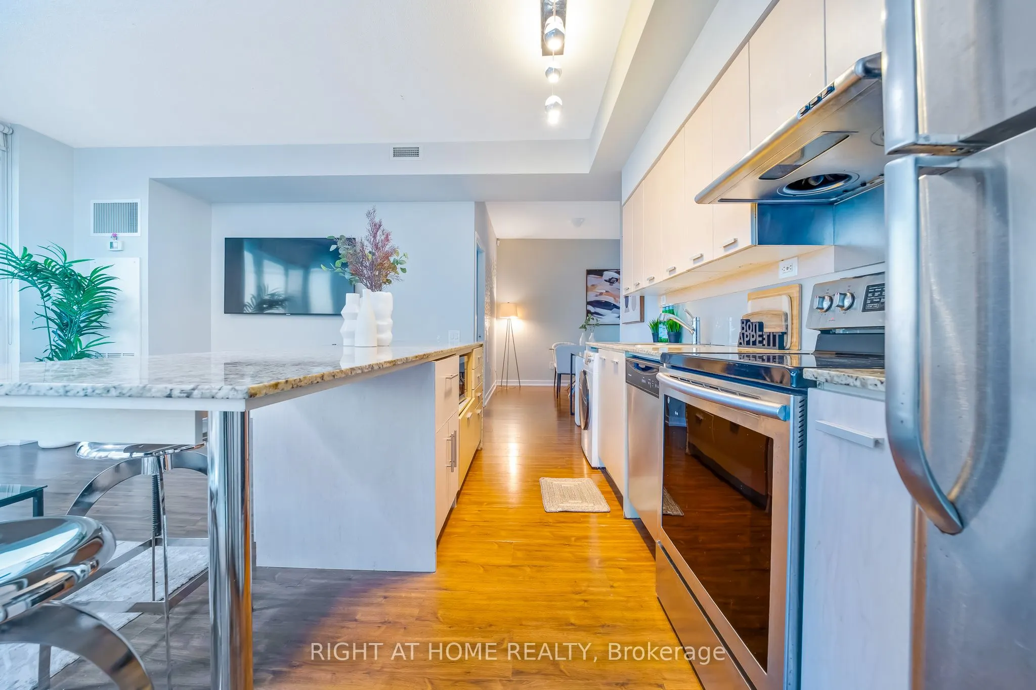 33 Singer Court, #2902