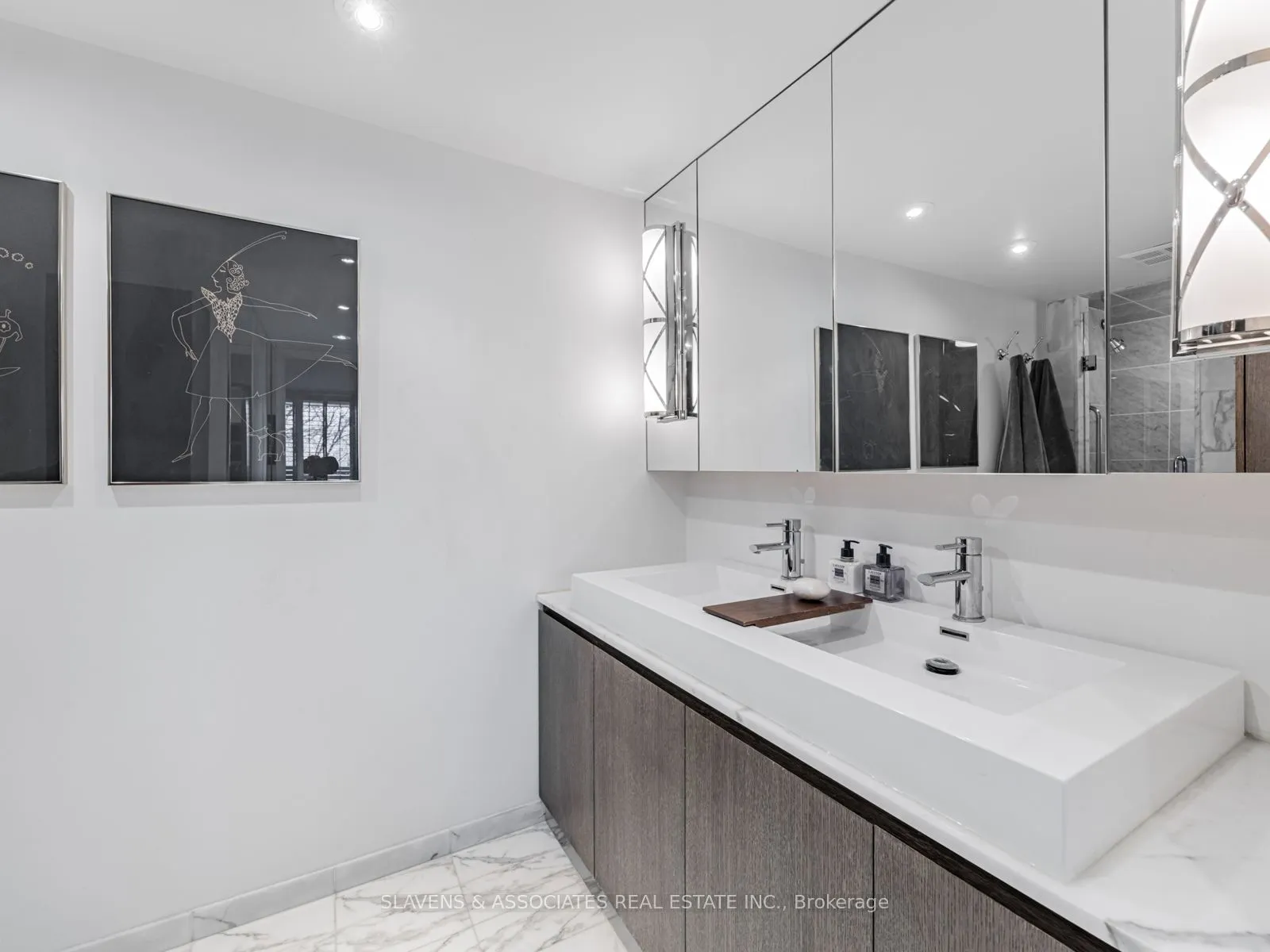 360 Bloor Street E, #106