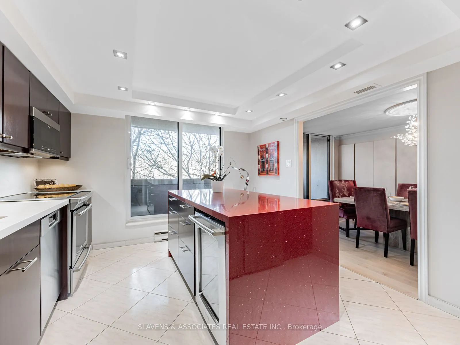 360 Bloor Street E, #106