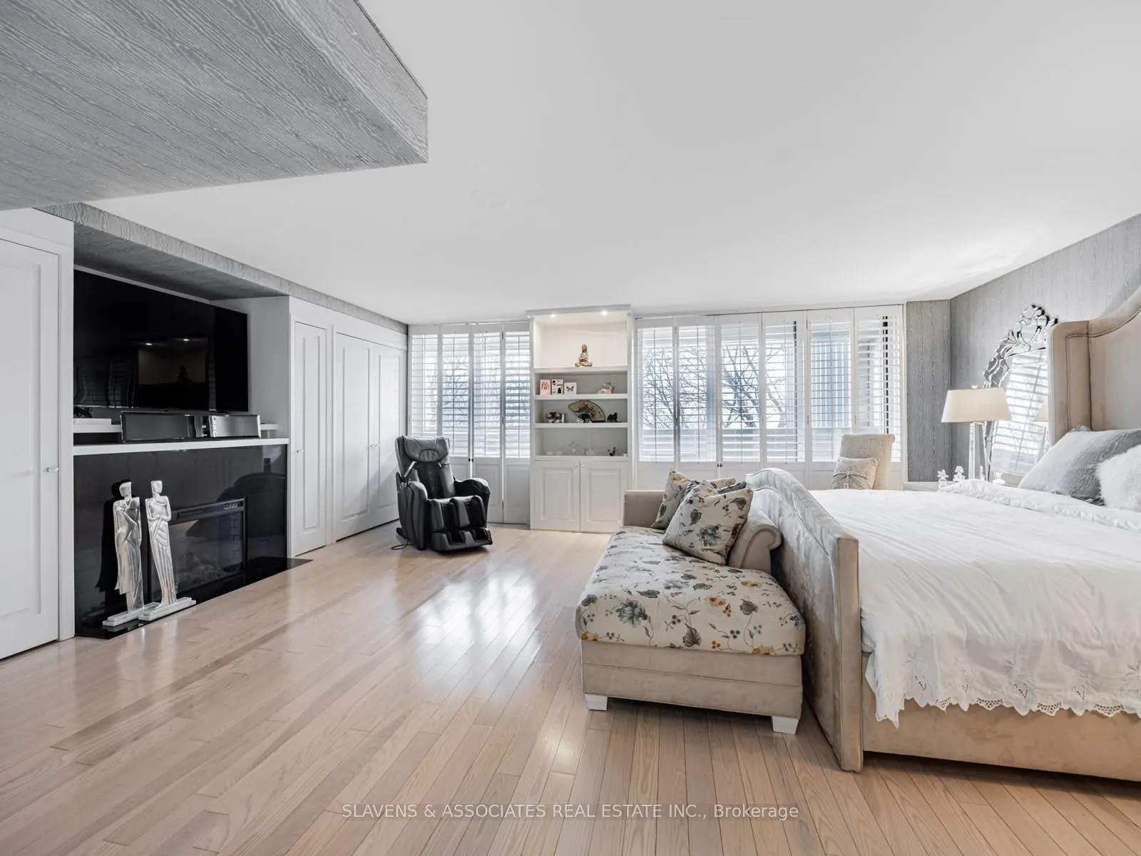 360 Bloor Street E, #106