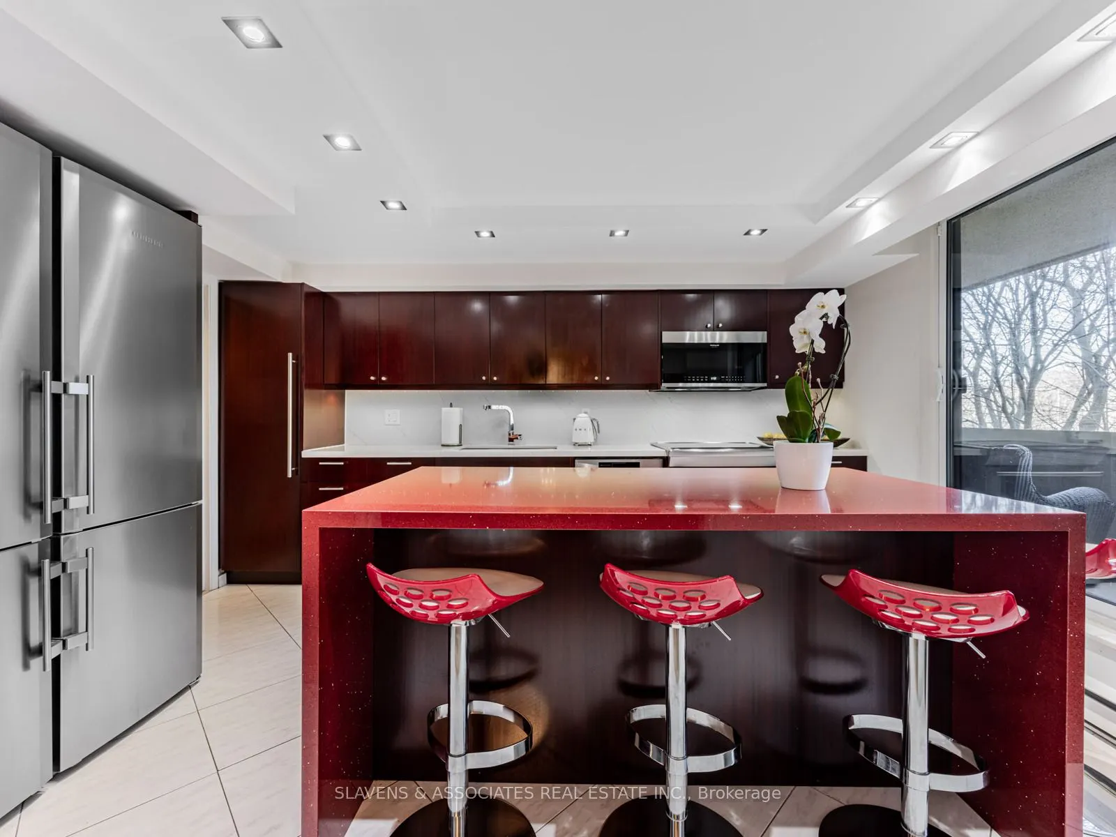 360 Bloor Street E, #106