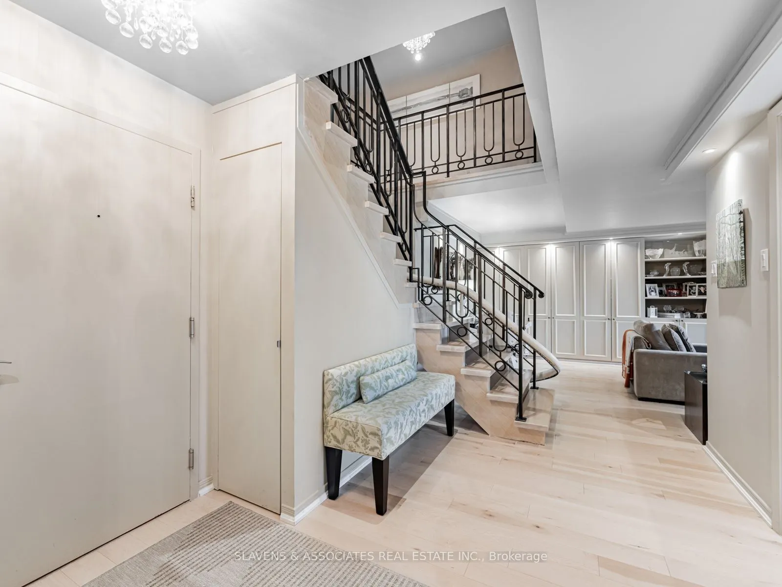 360 Bloor Street E, #106