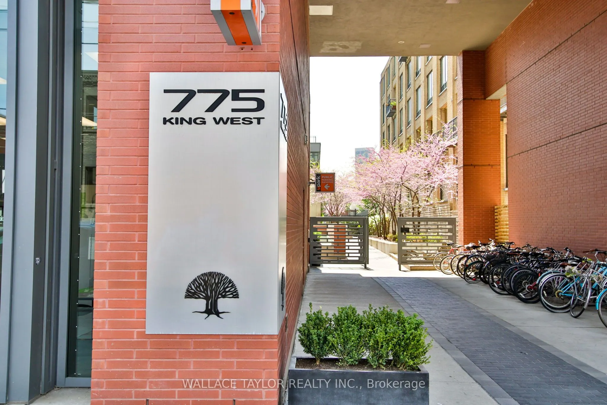 775 King Street W, #412