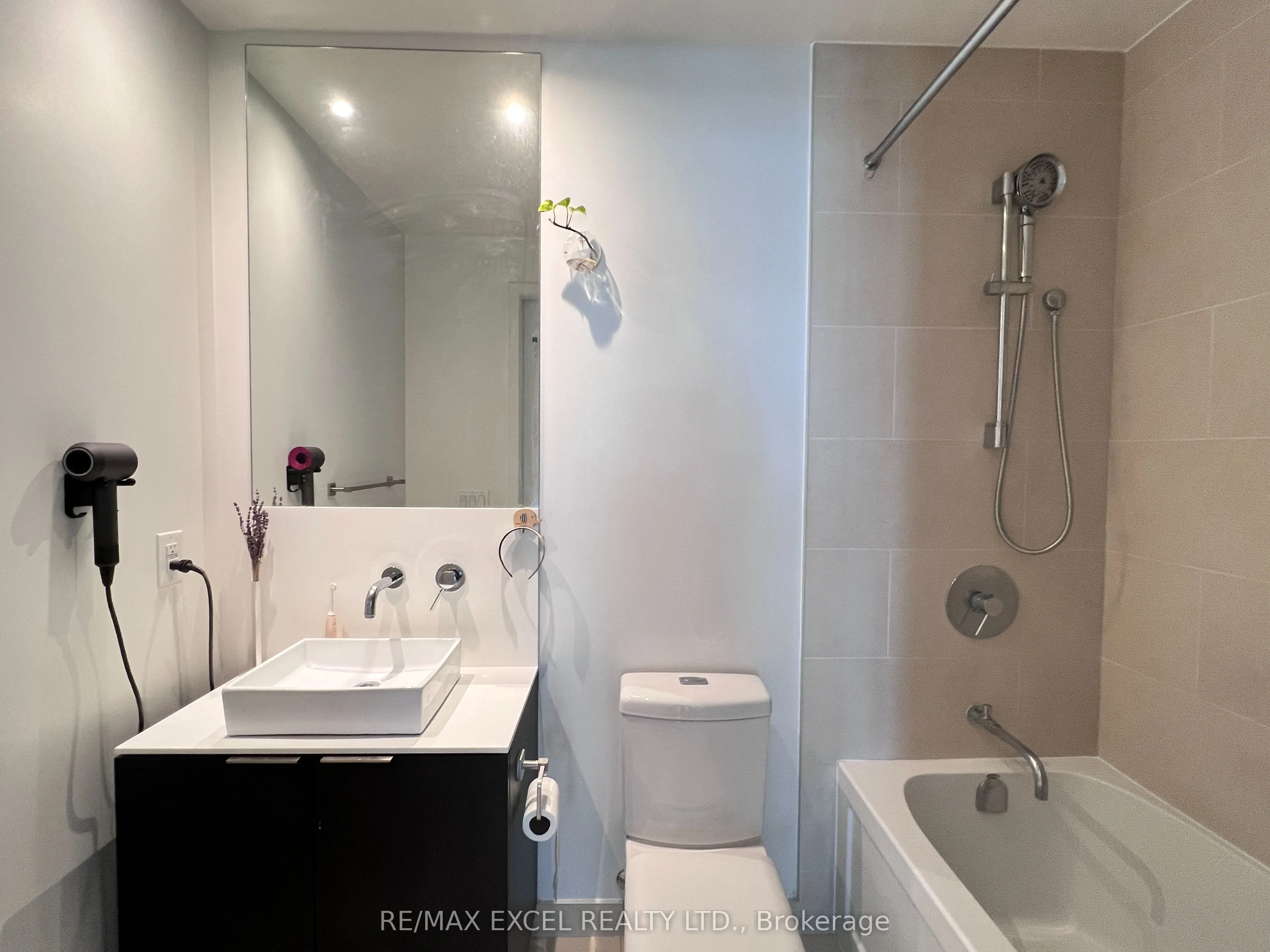 159 Dundas Street E, #3105