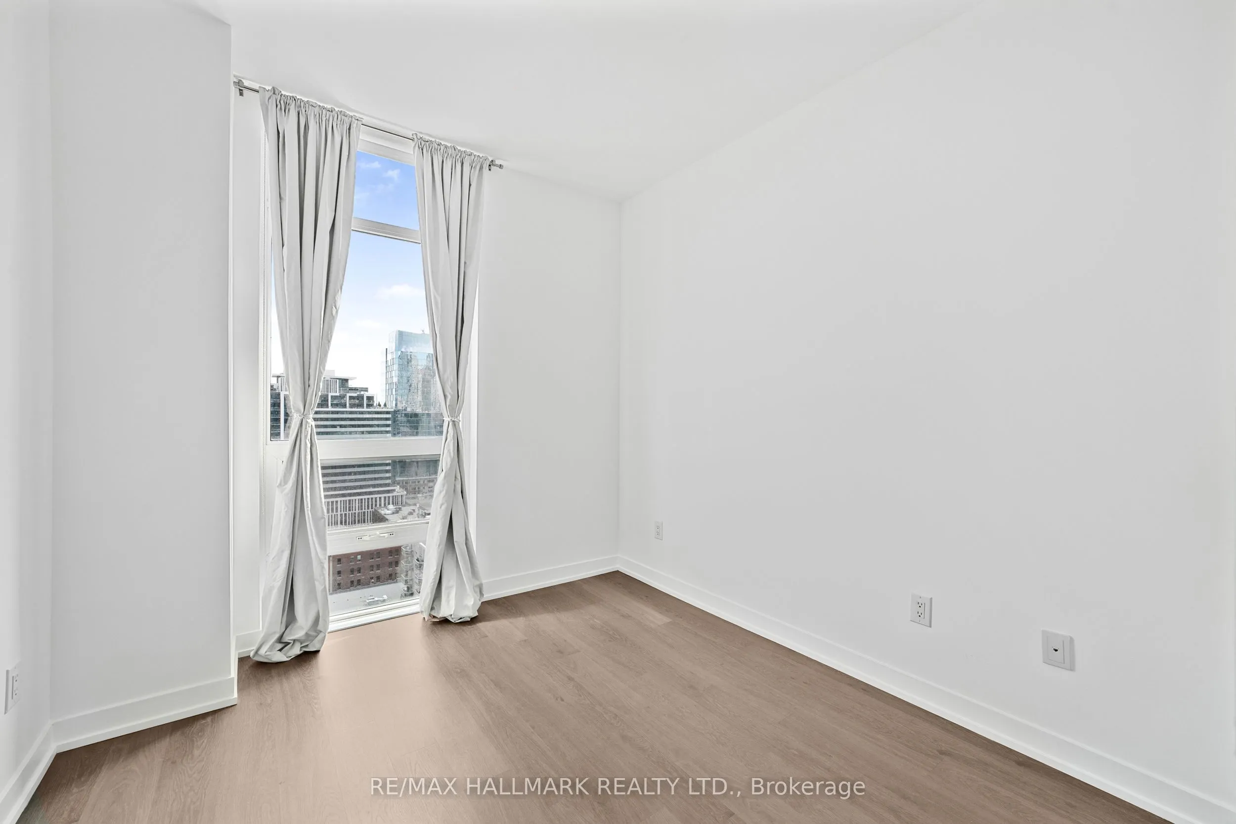 105 George Street, #1704