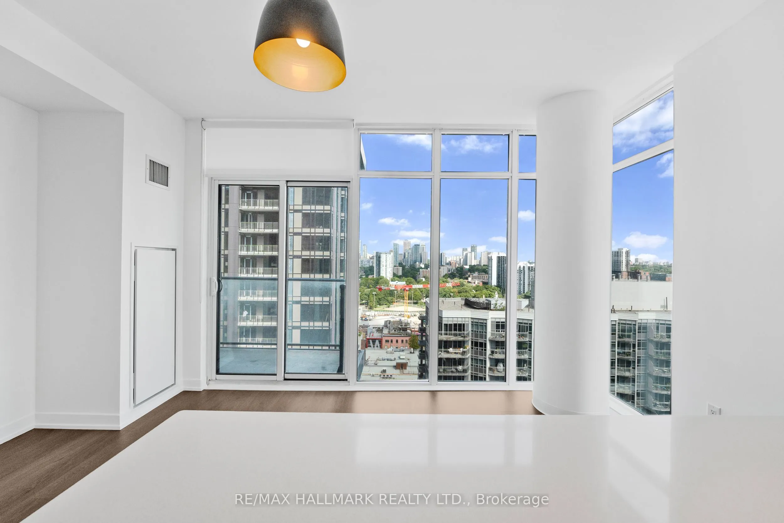 105 George Street, #1704