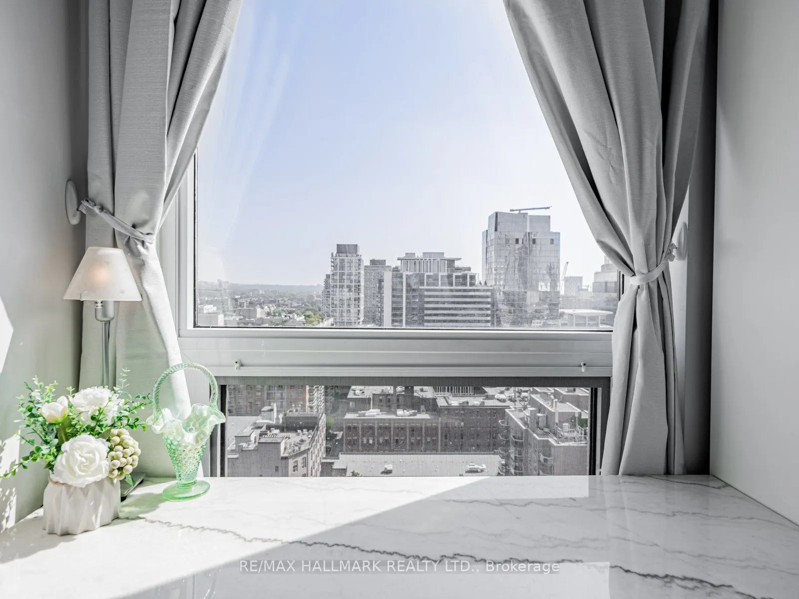 105 George Street, #1704