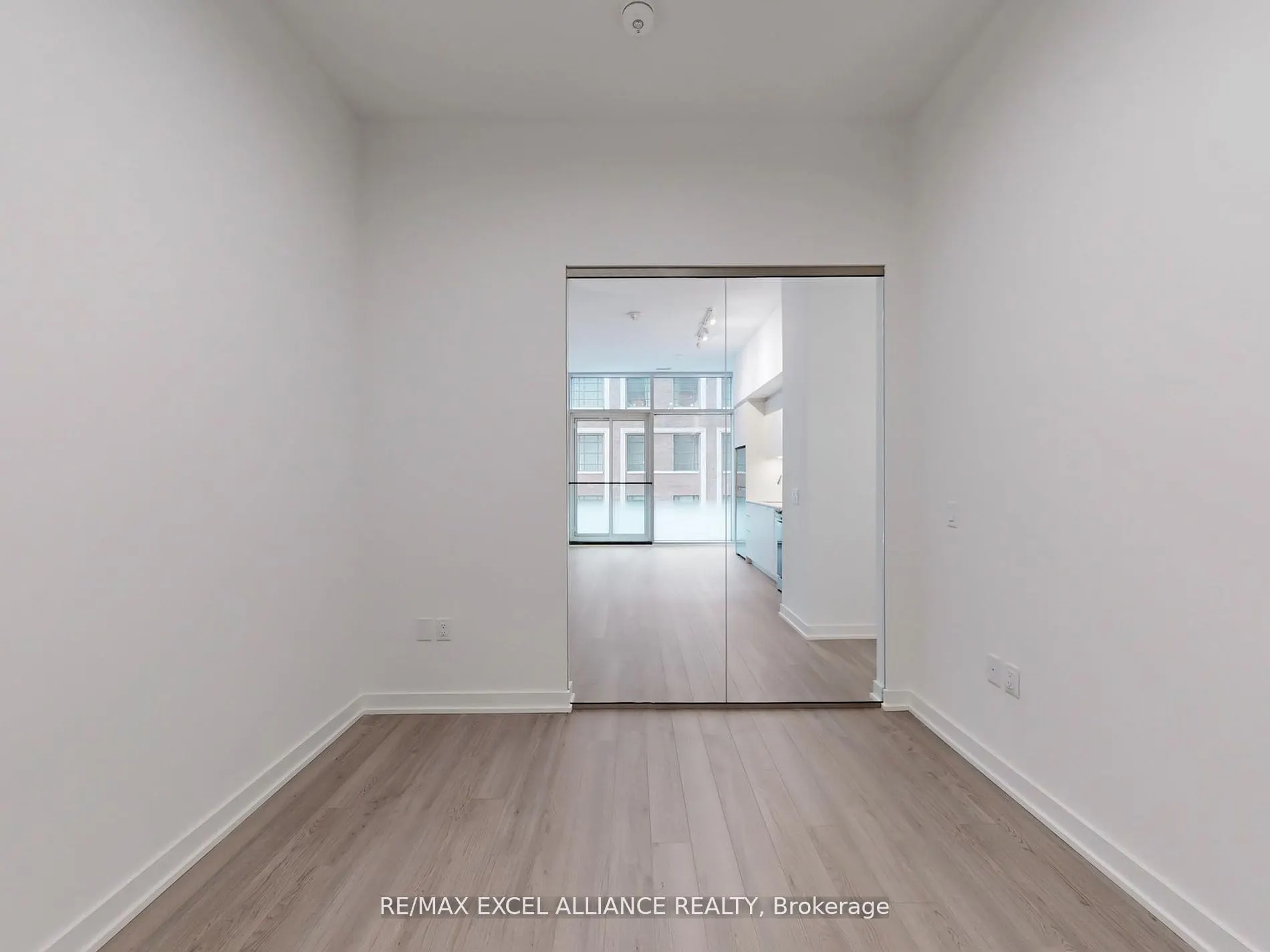 357 King Street W, #204