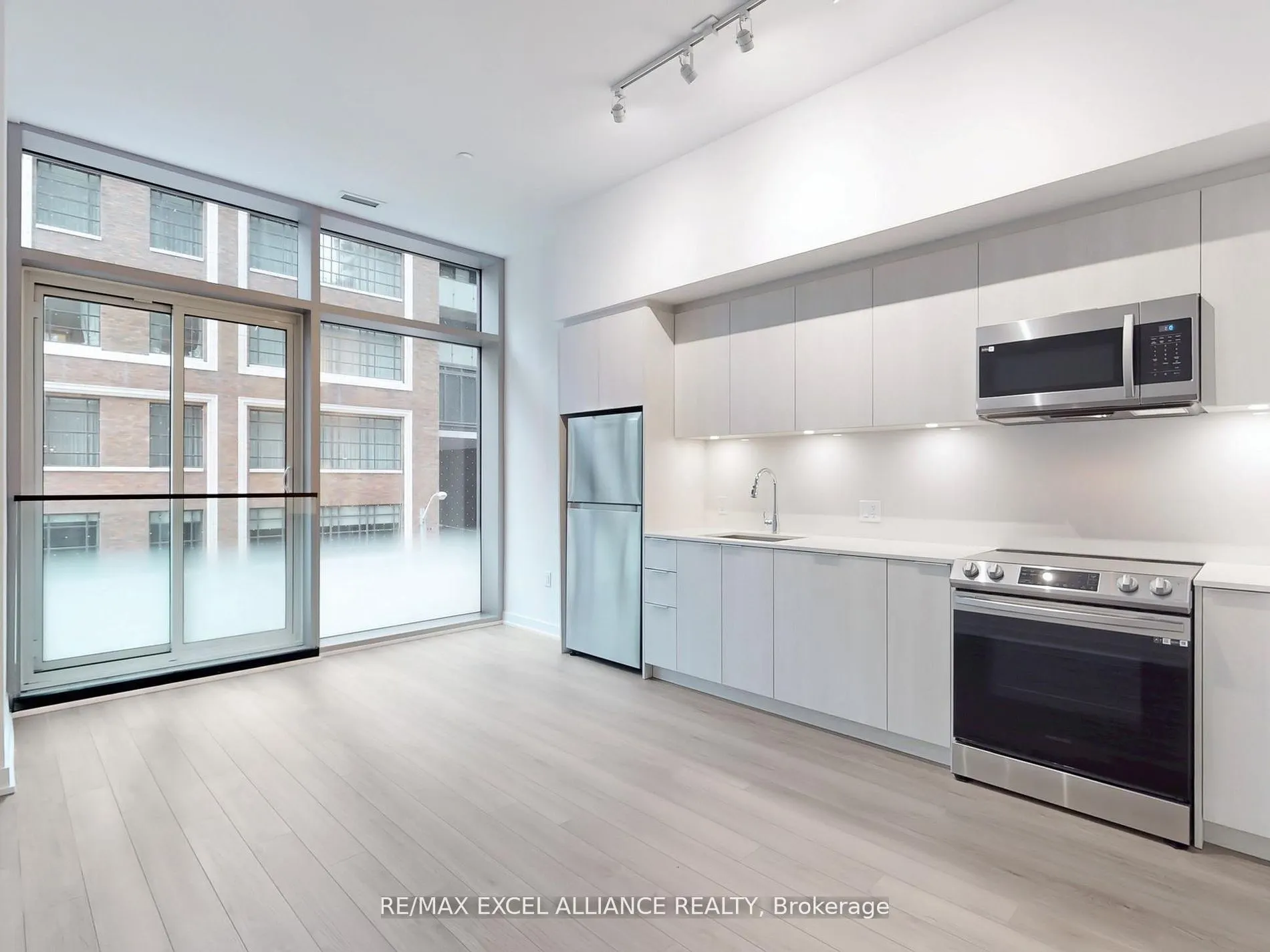 357 King Street W, #204