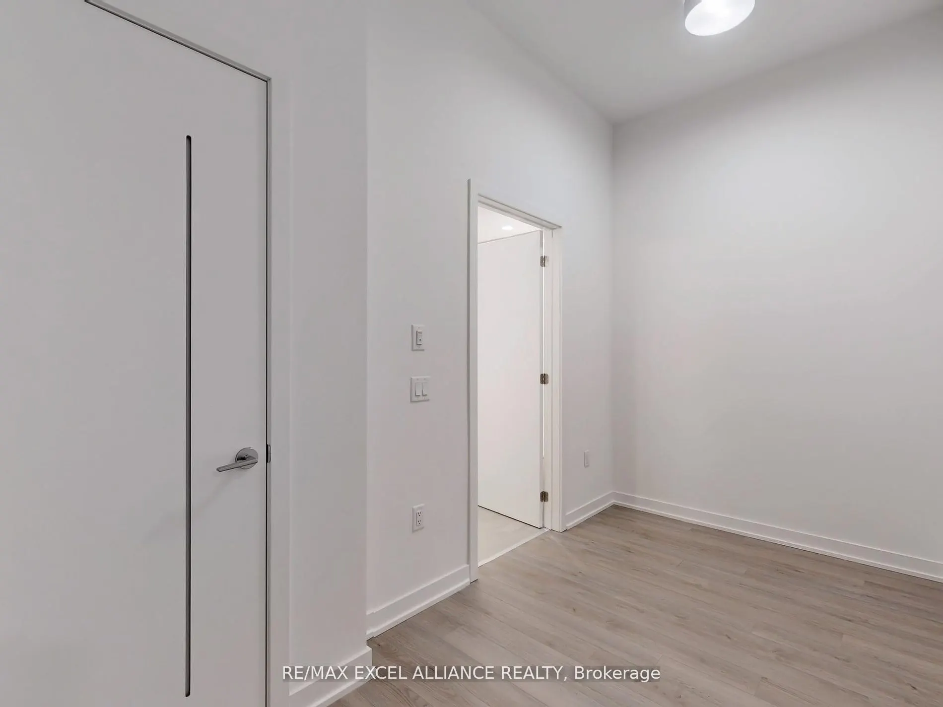 357 King Street W, #204