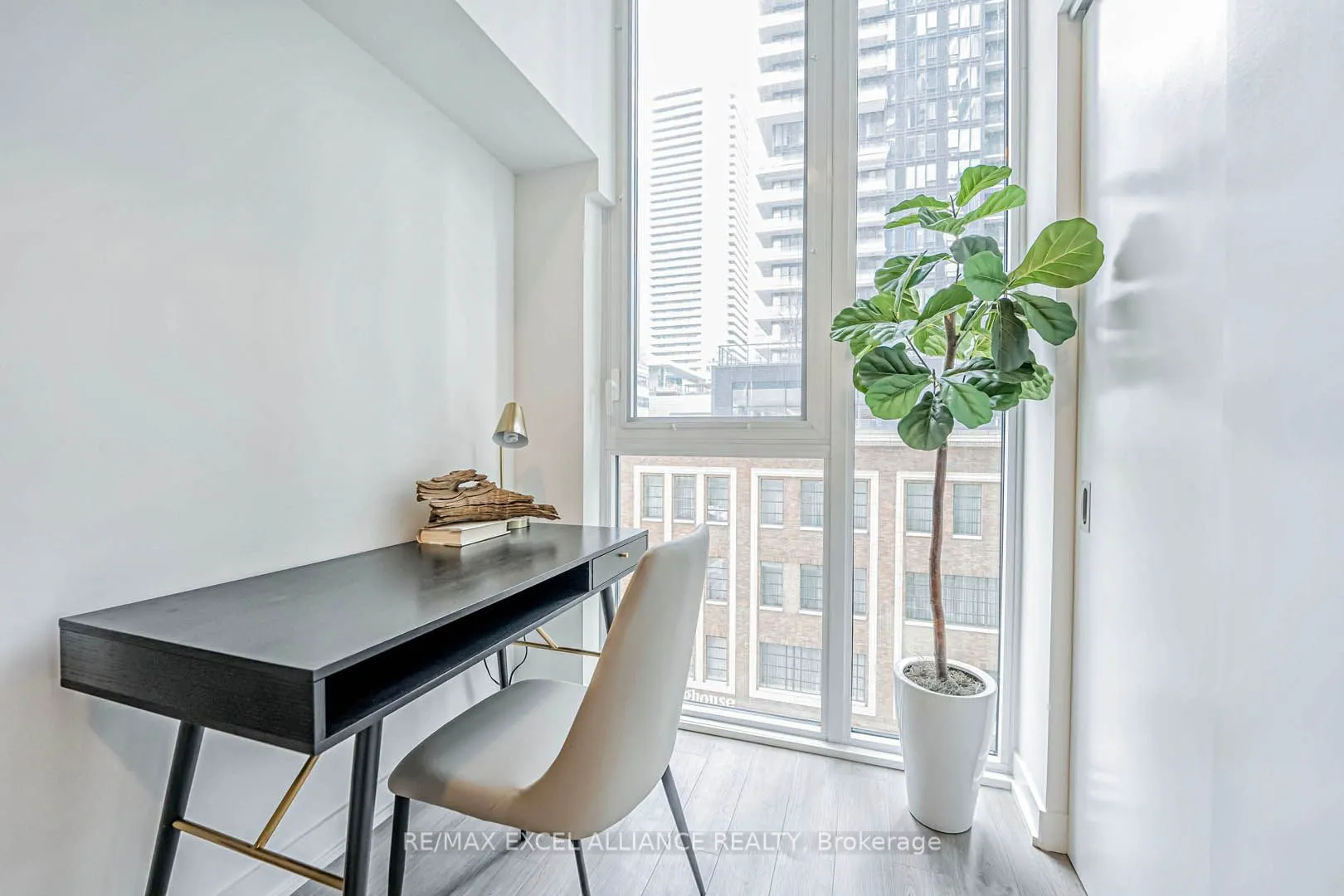 357 King Street W, #503