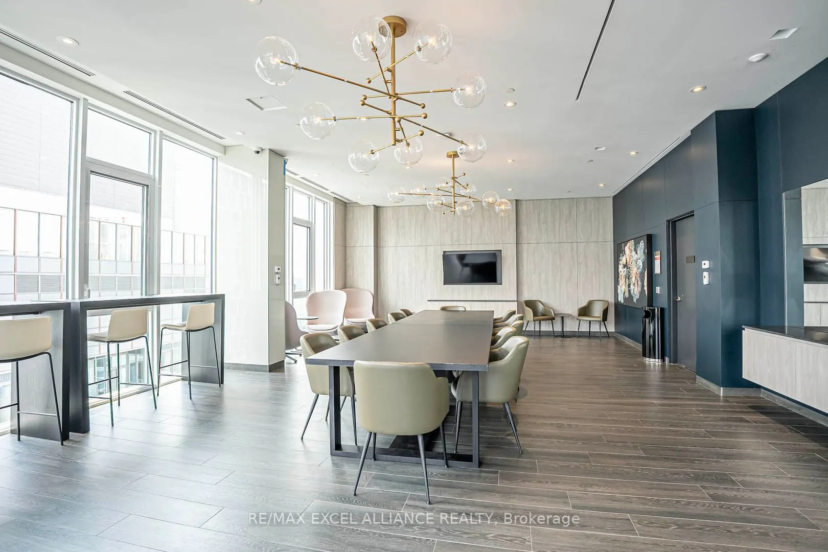 357 King Street W, #503