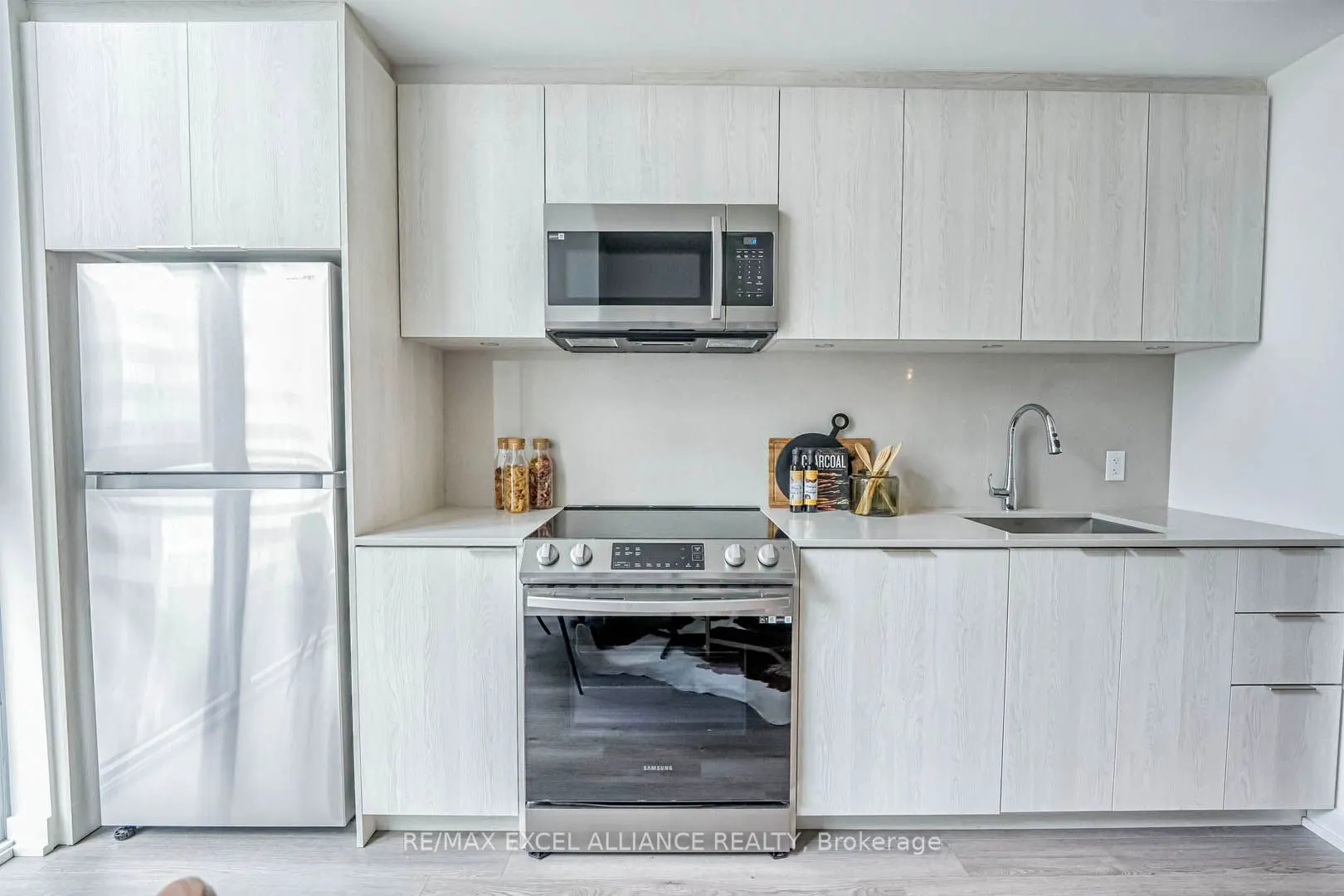 357 King Street W, #503