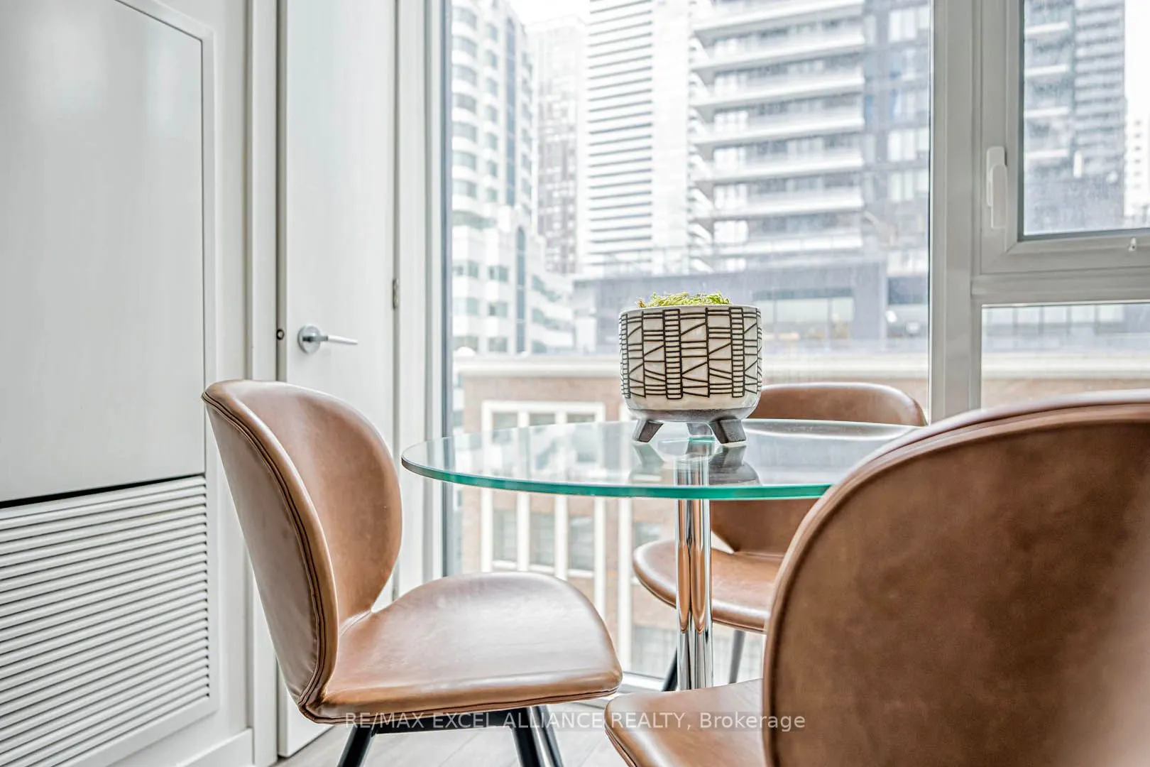 357 King Street W, #503