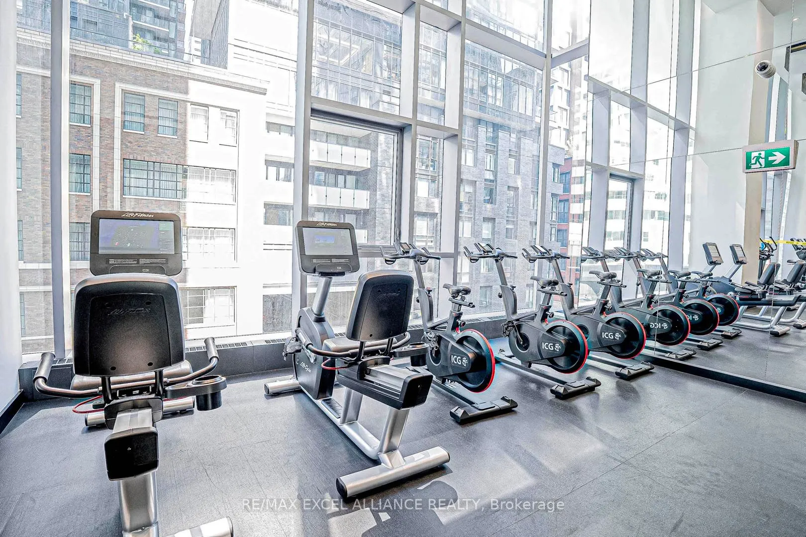 357 King Street W, #809