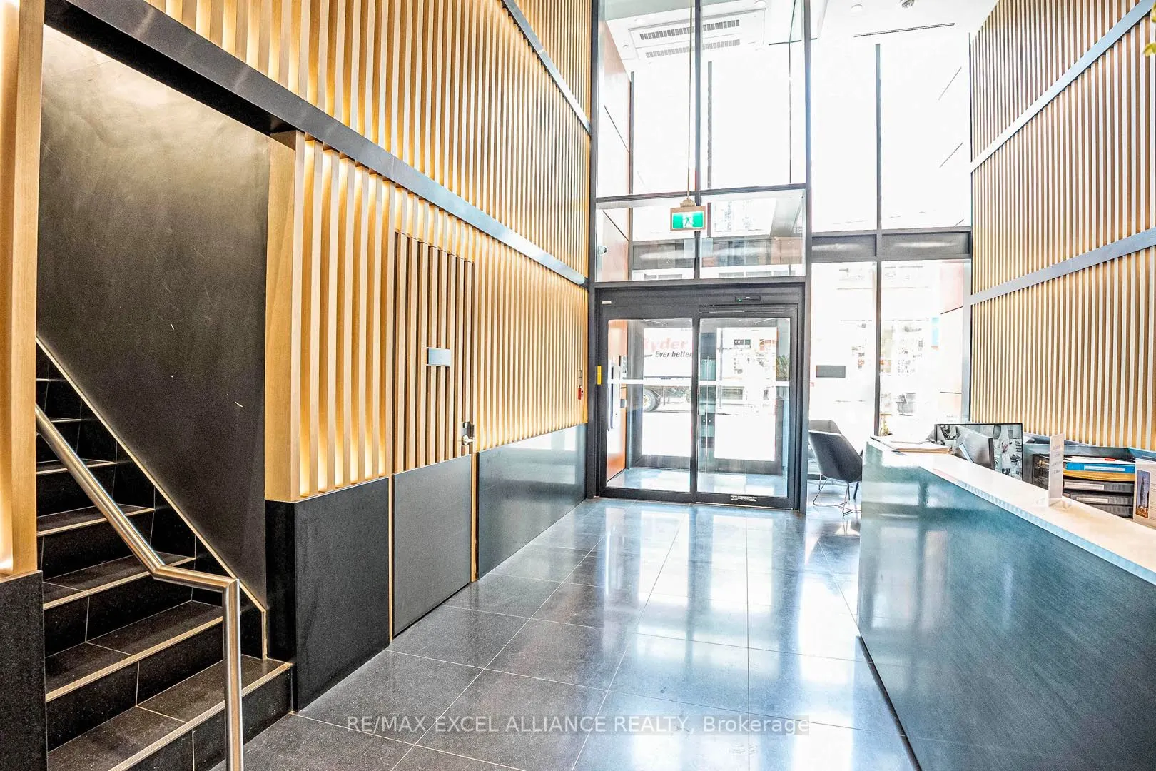 357 King Street W, #809