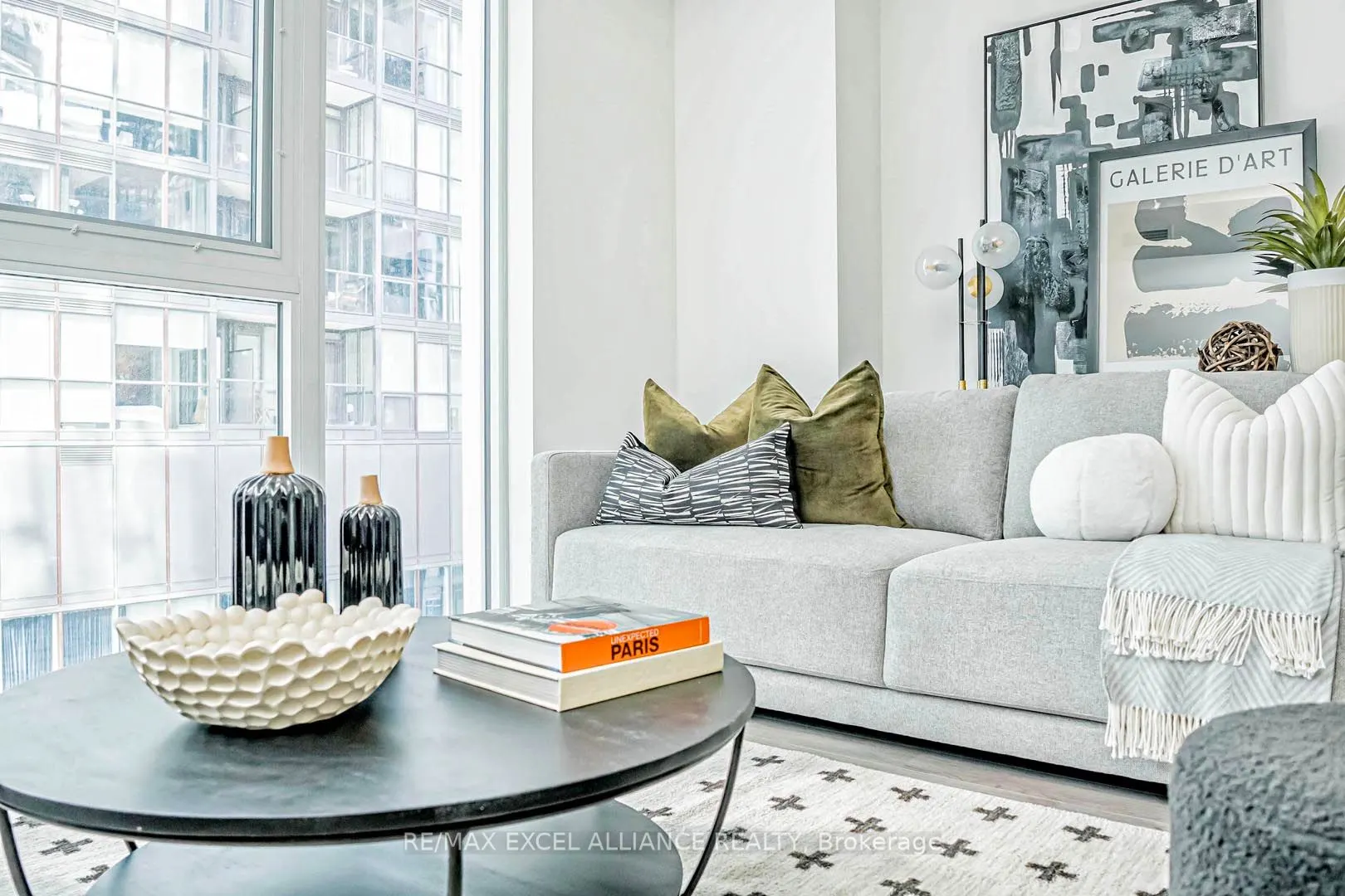 357 King Street W, #809