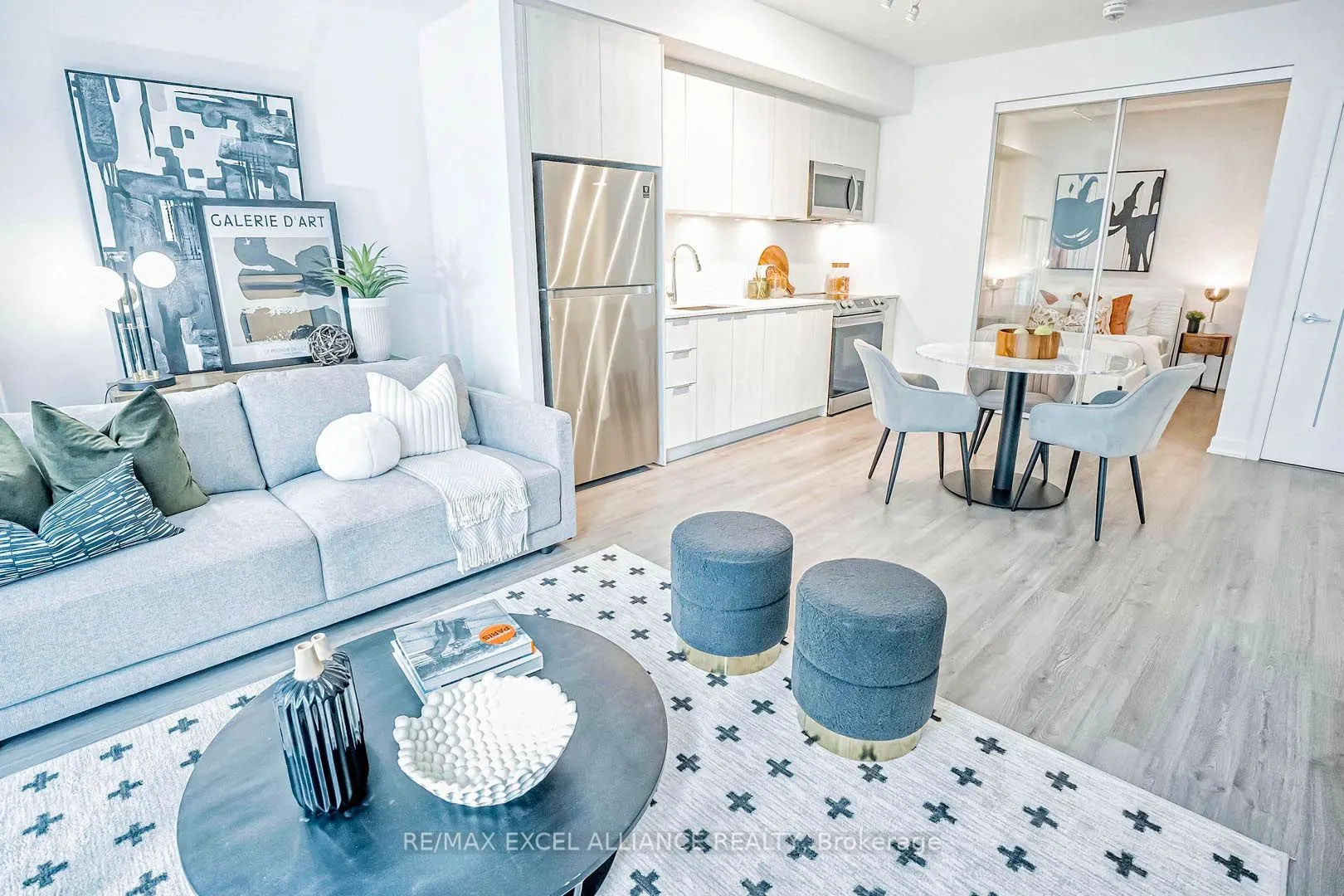 357 King Street W, #809