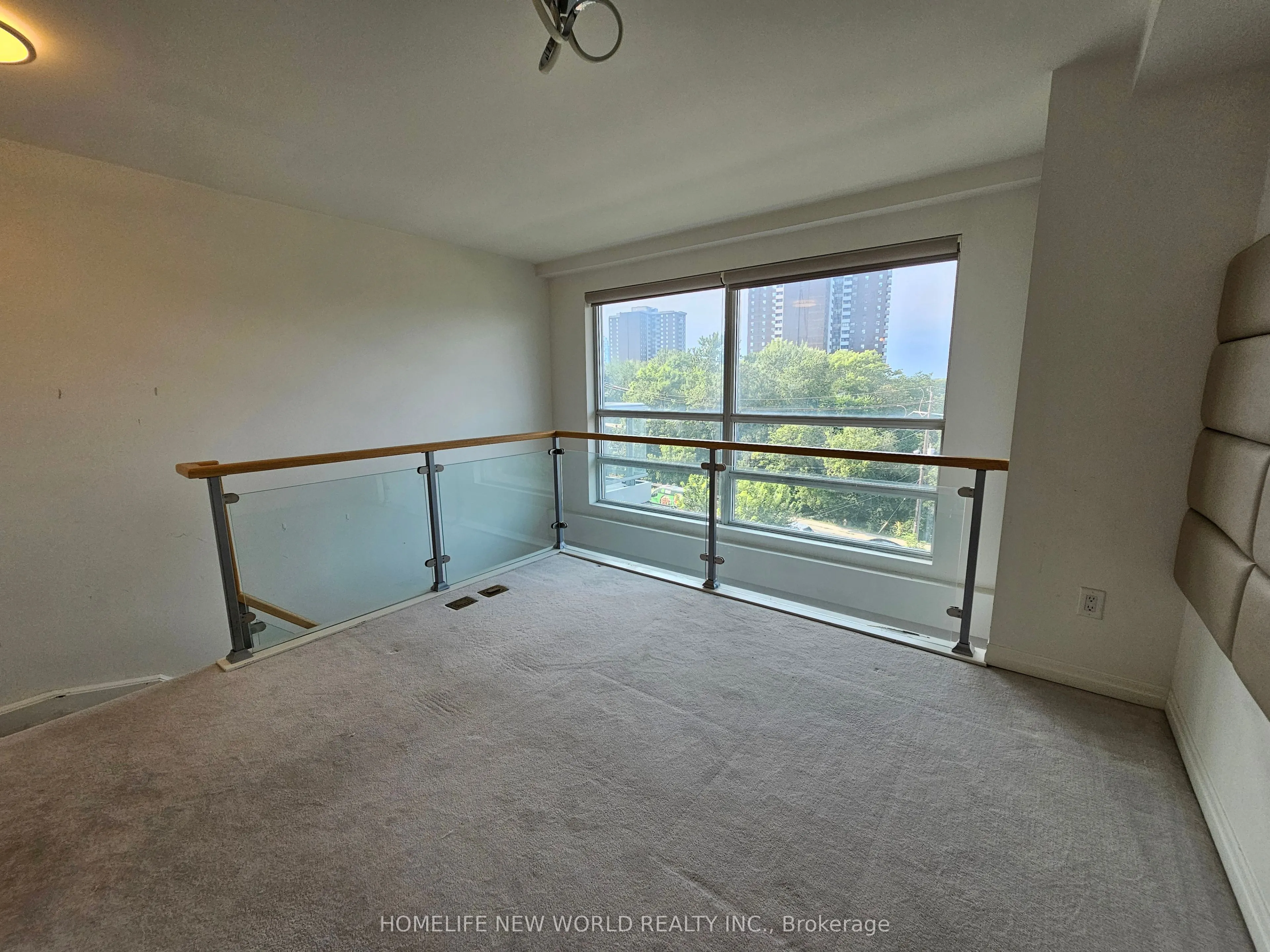 2035 Sheppard Avenue E, #329
