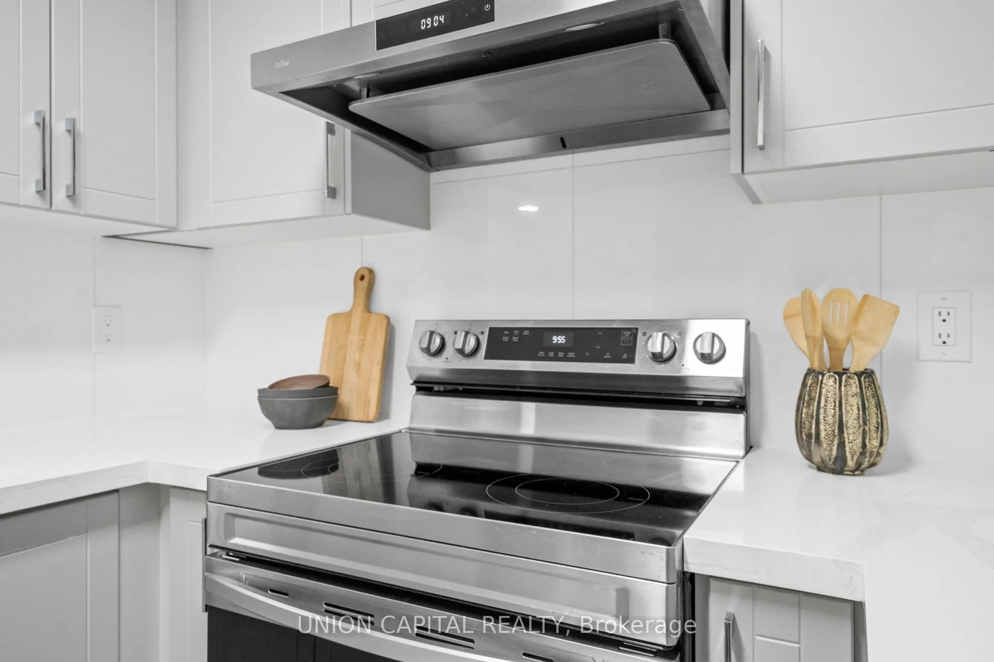 39 Pemberton Avenue, #LPH17