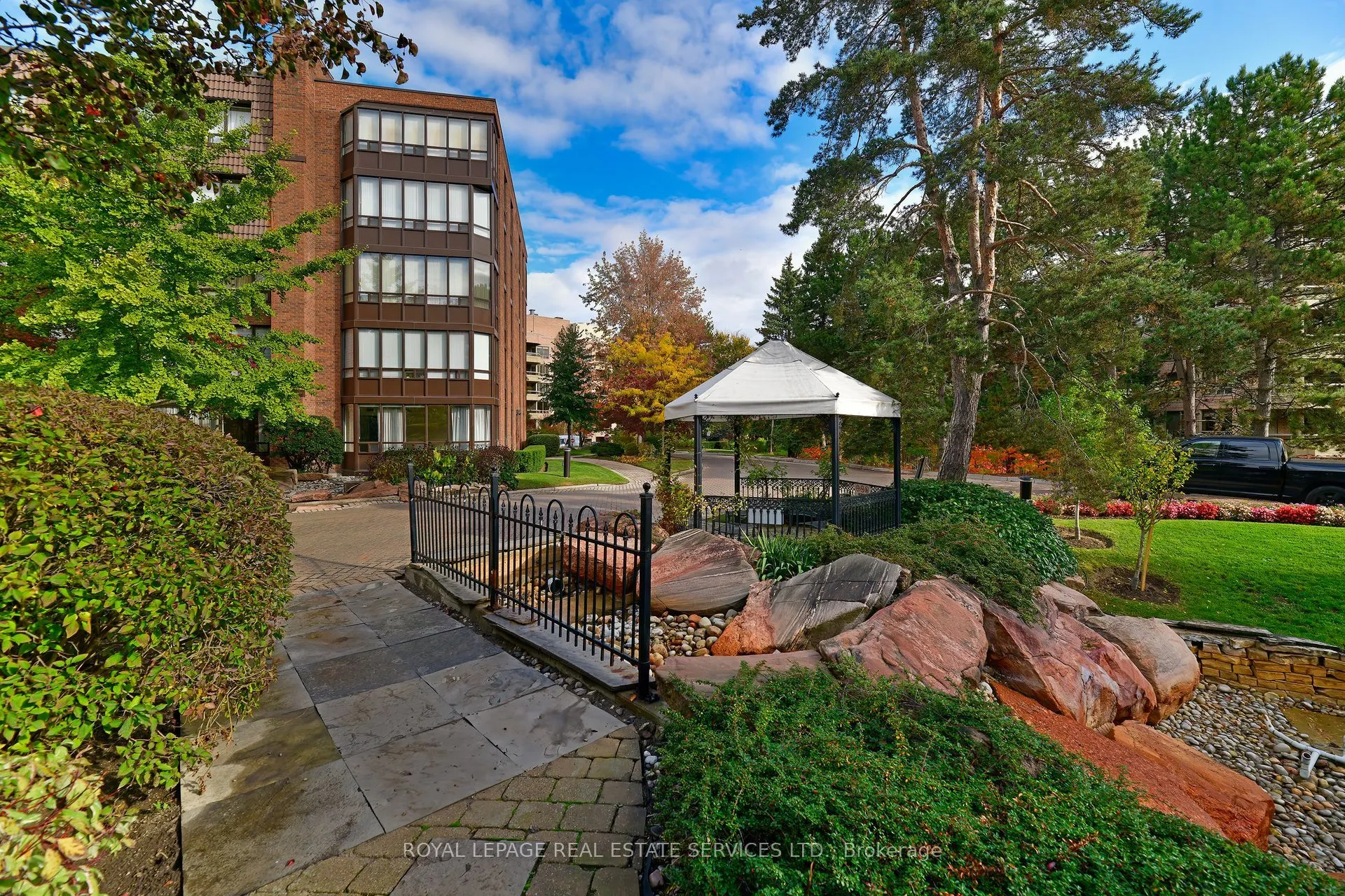 255 The Donway West, #320