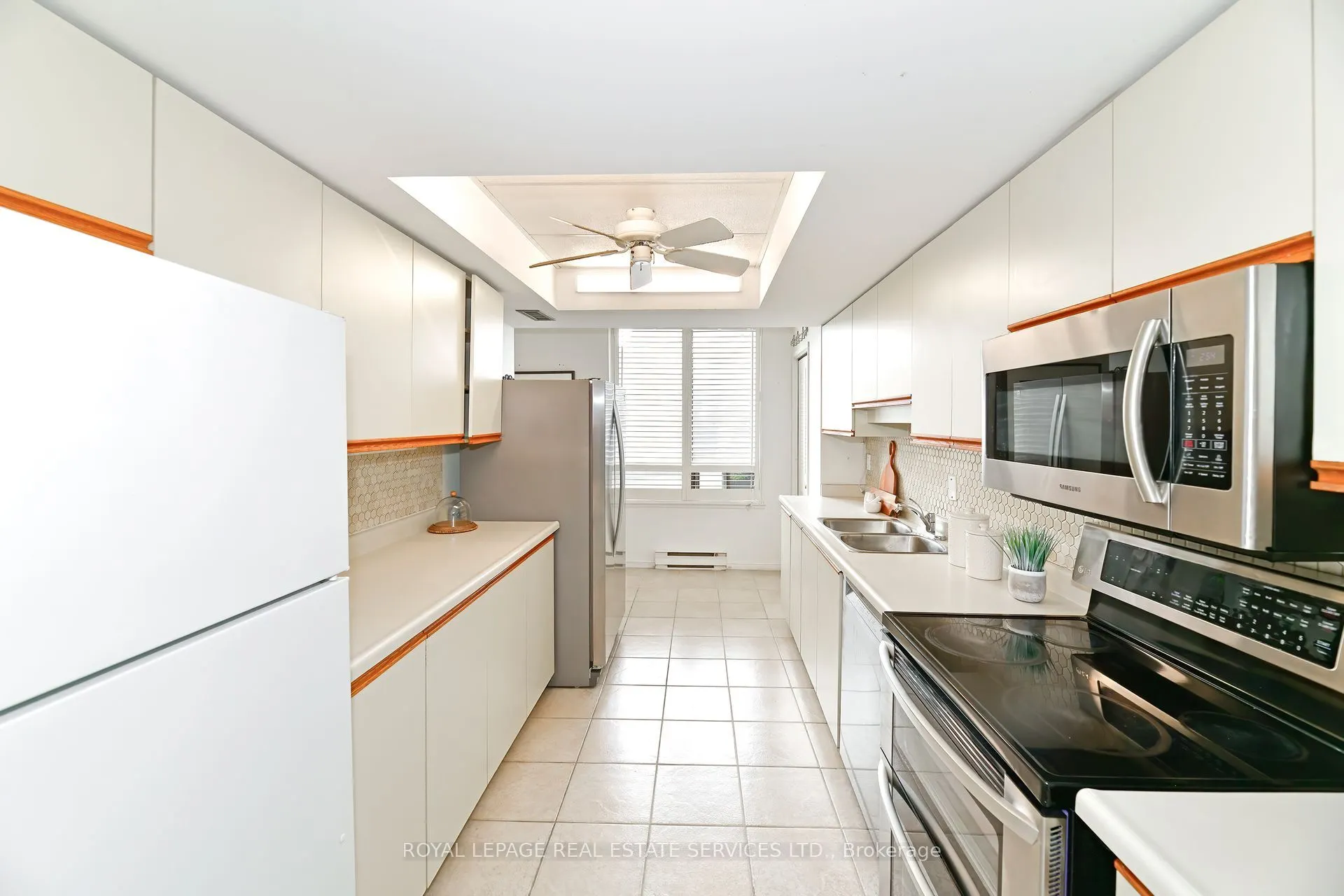 255 The Donway West, #320