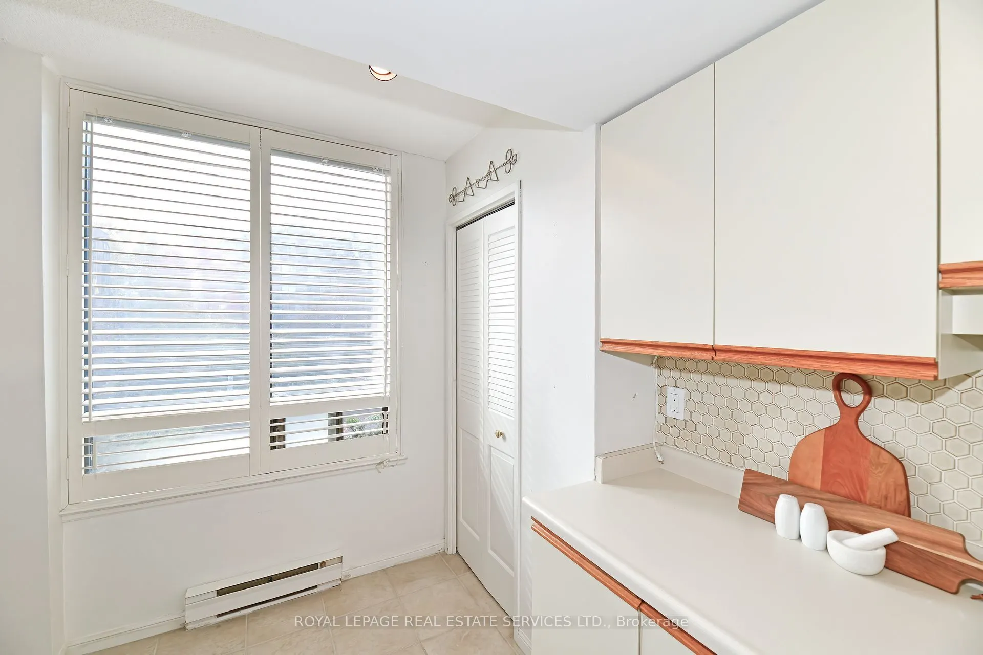 255 The Donway West, #320