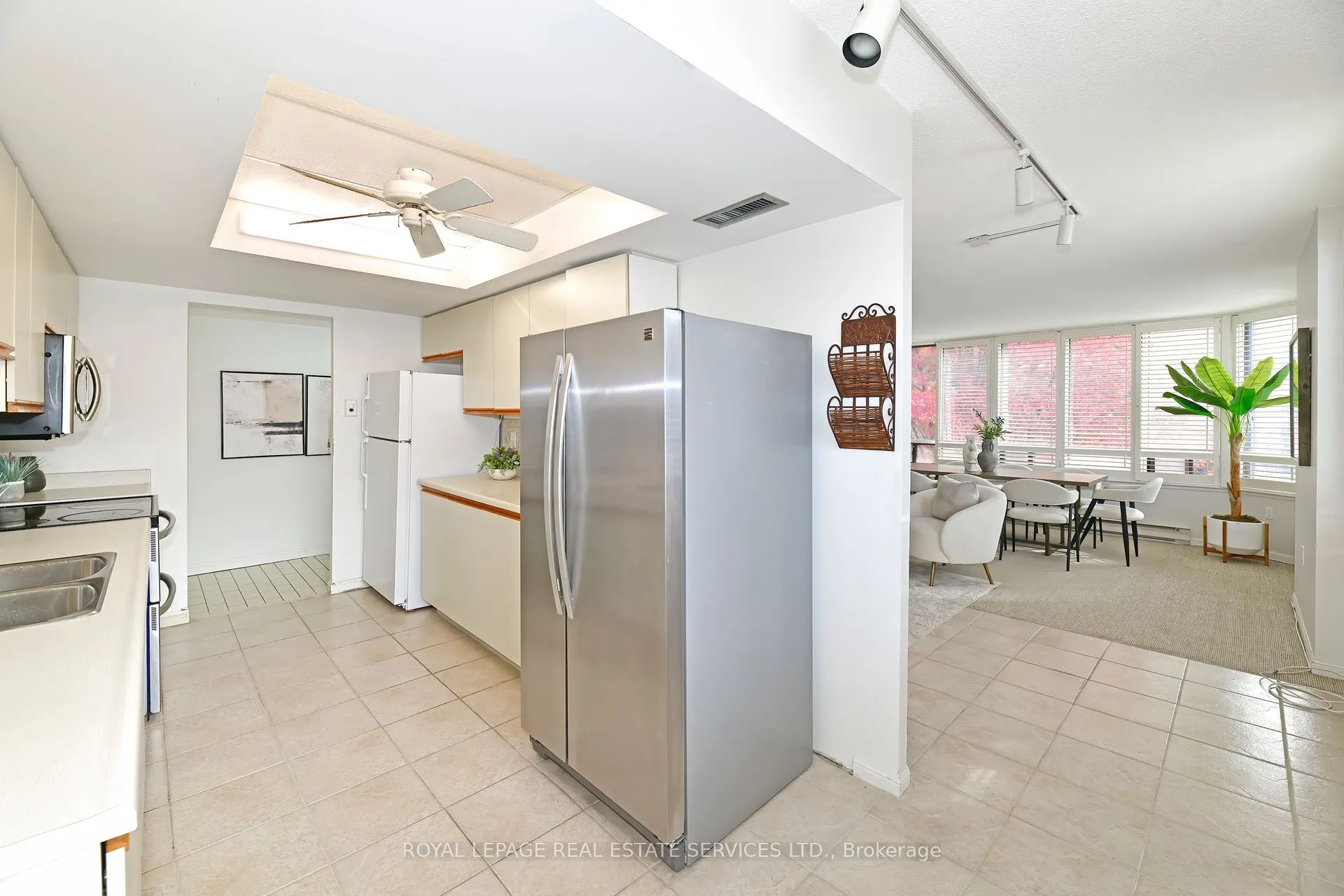 255 The Donway West, #320