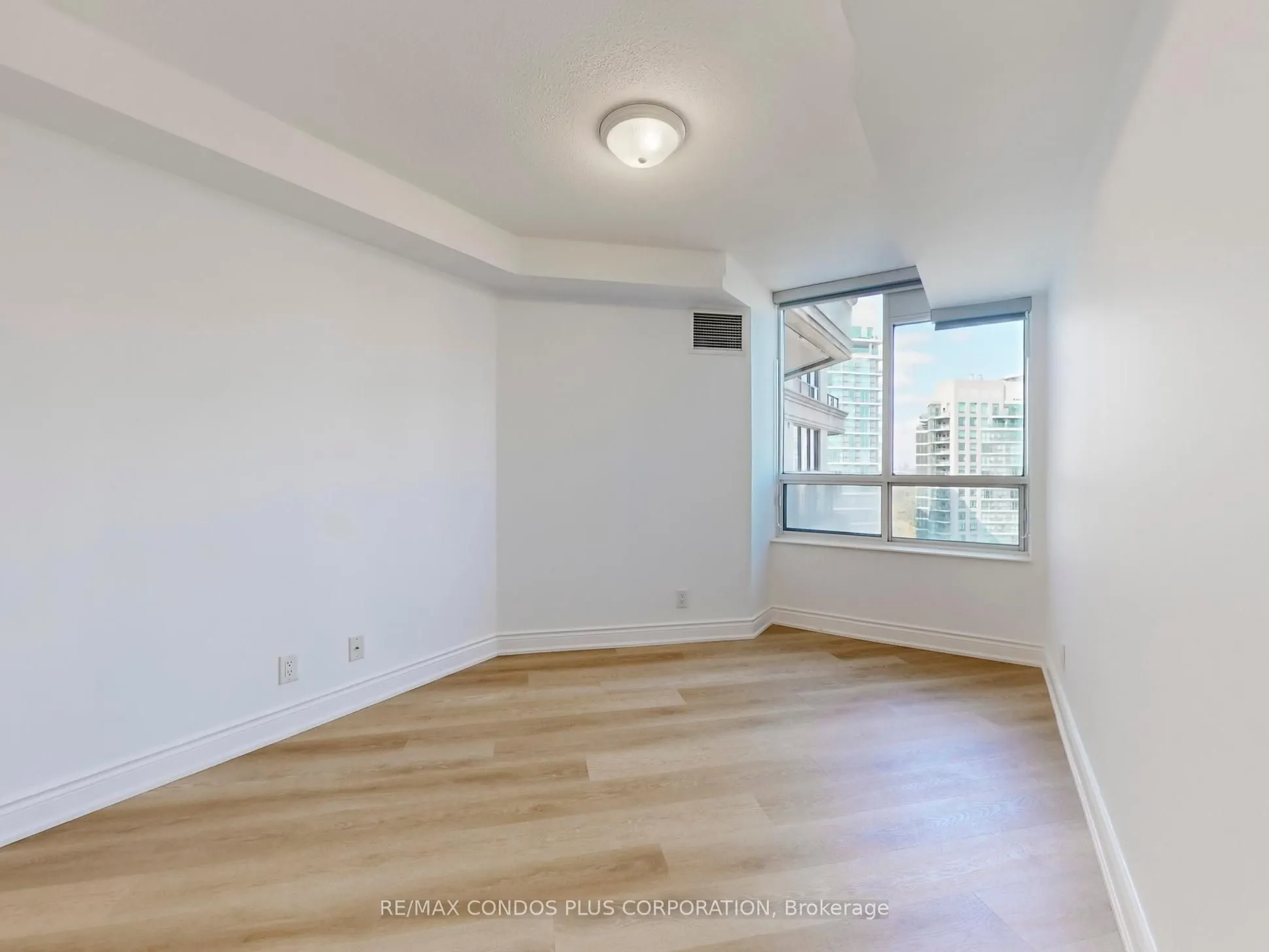 78 Harrison Garden Boulevard, #1801