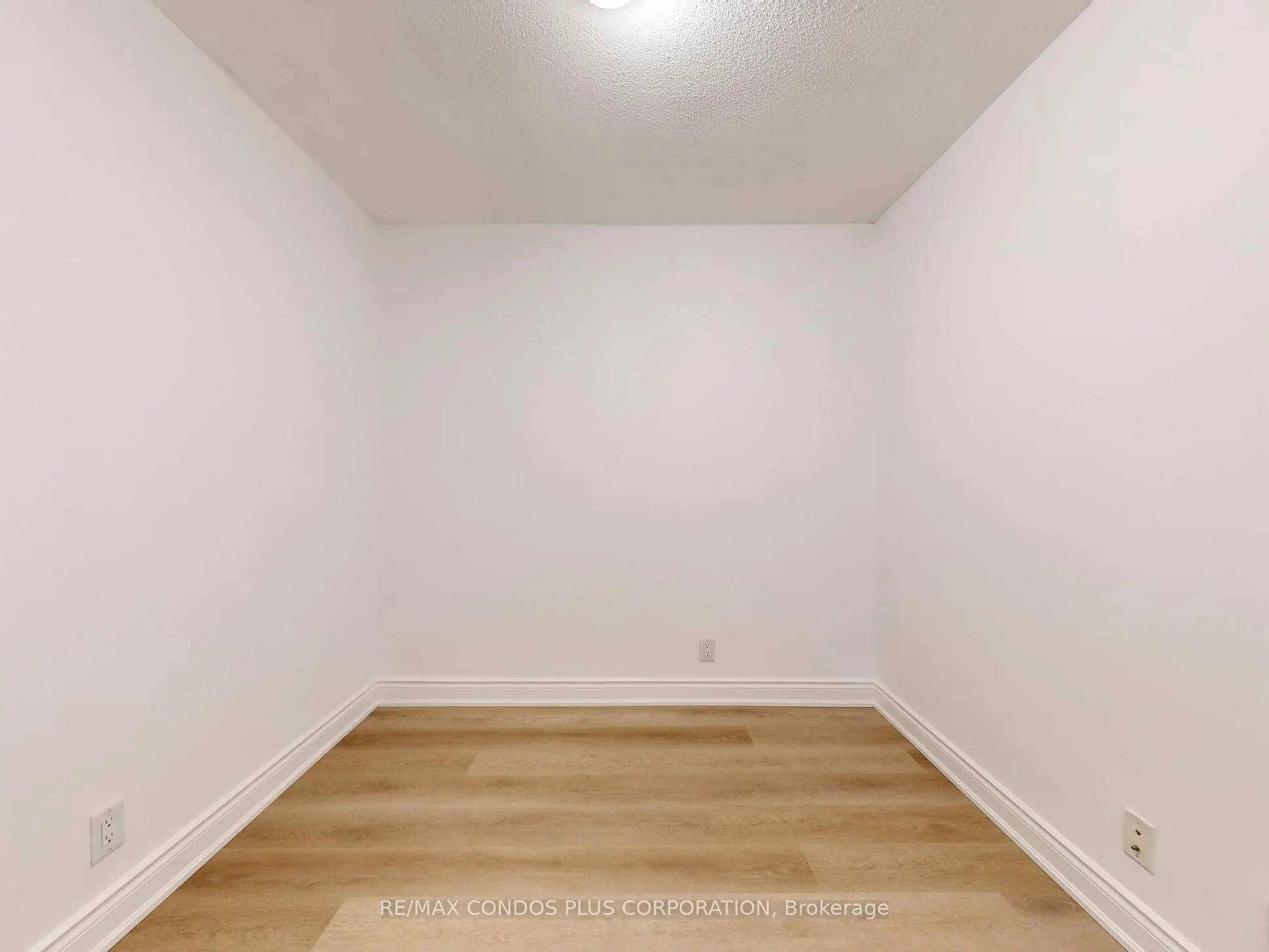 78 Harrison Garden Boulevard, #1801