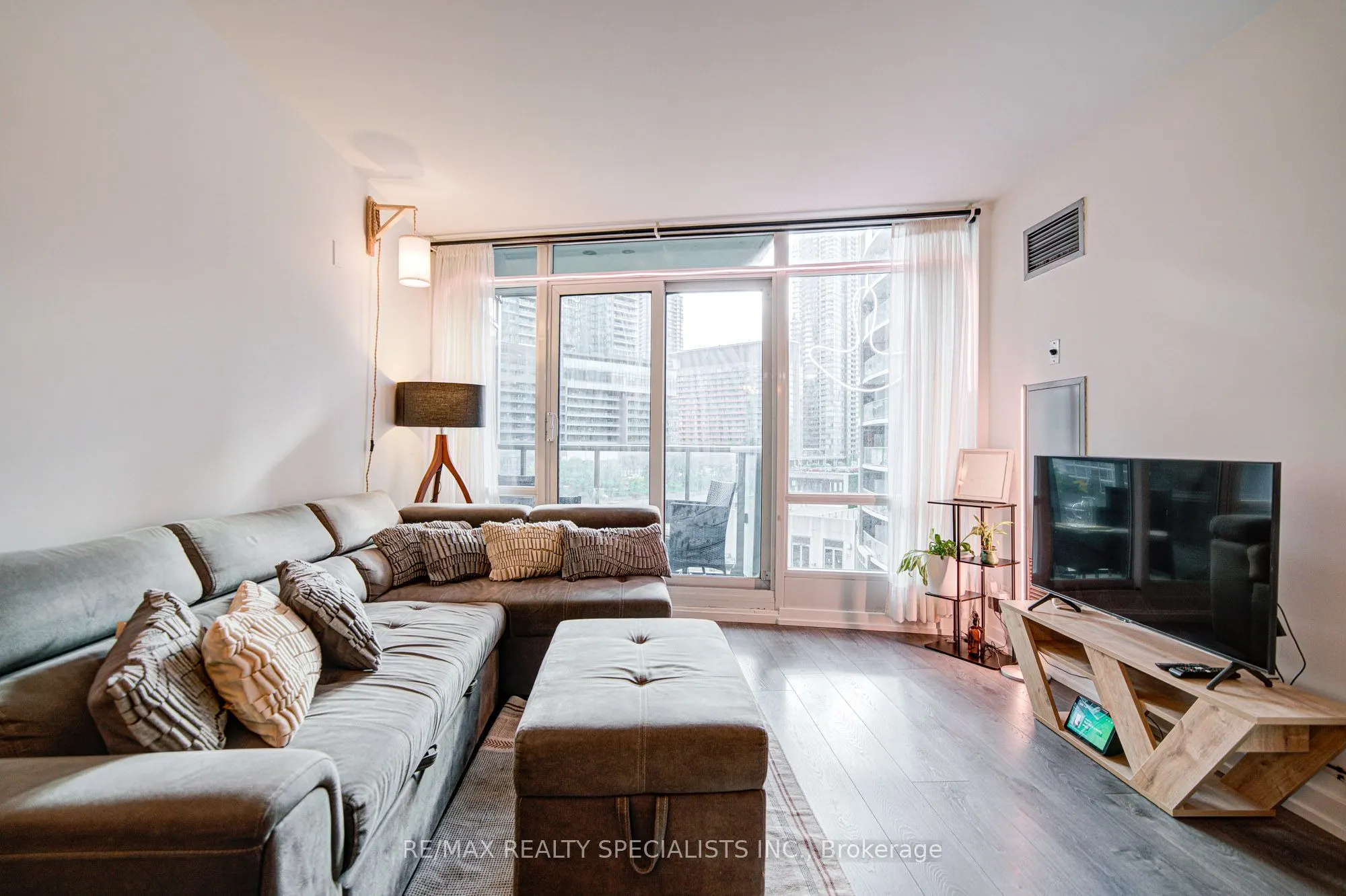 361 Front Street W, #608