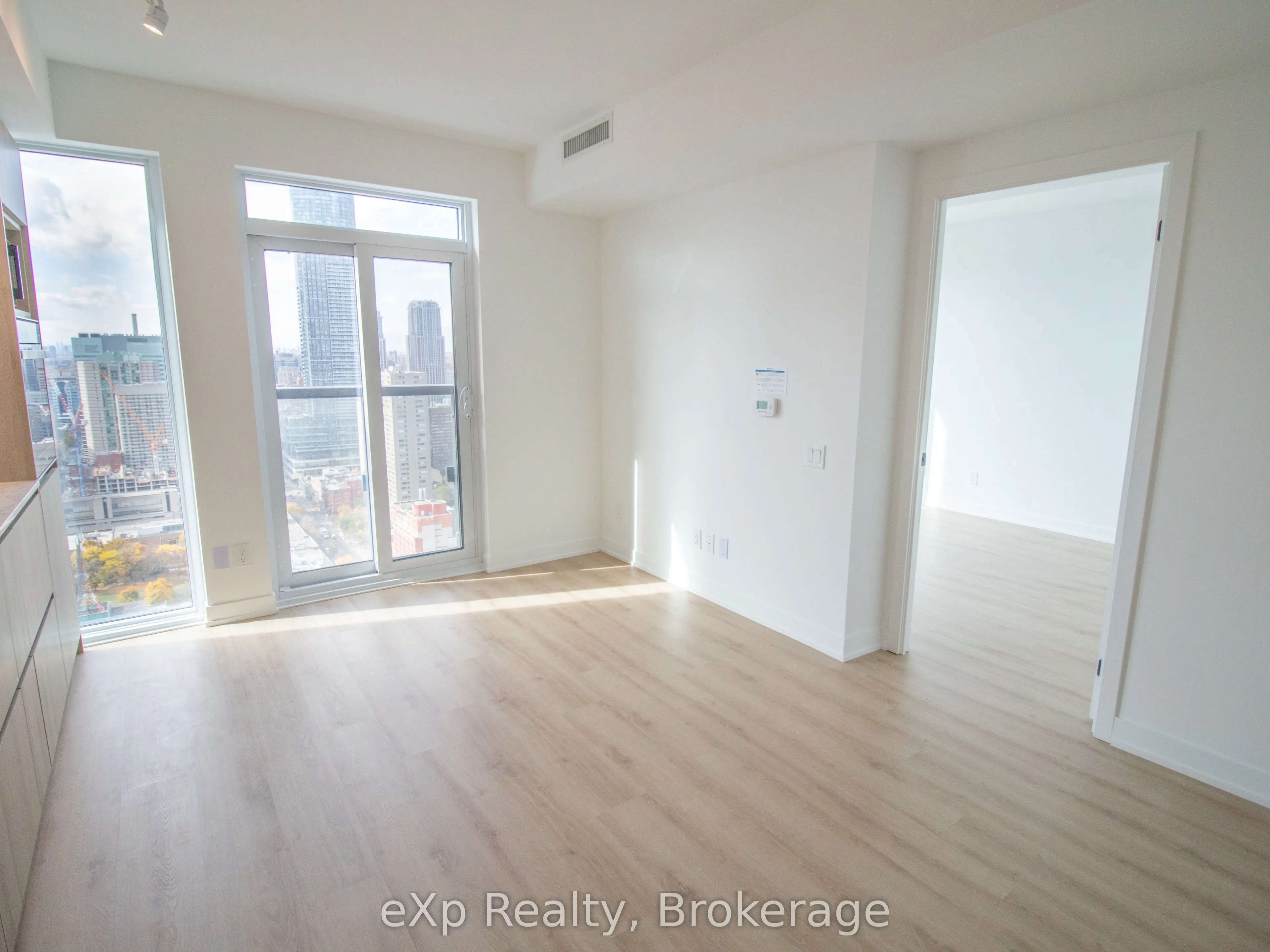 319 Jarvis Street, #4005