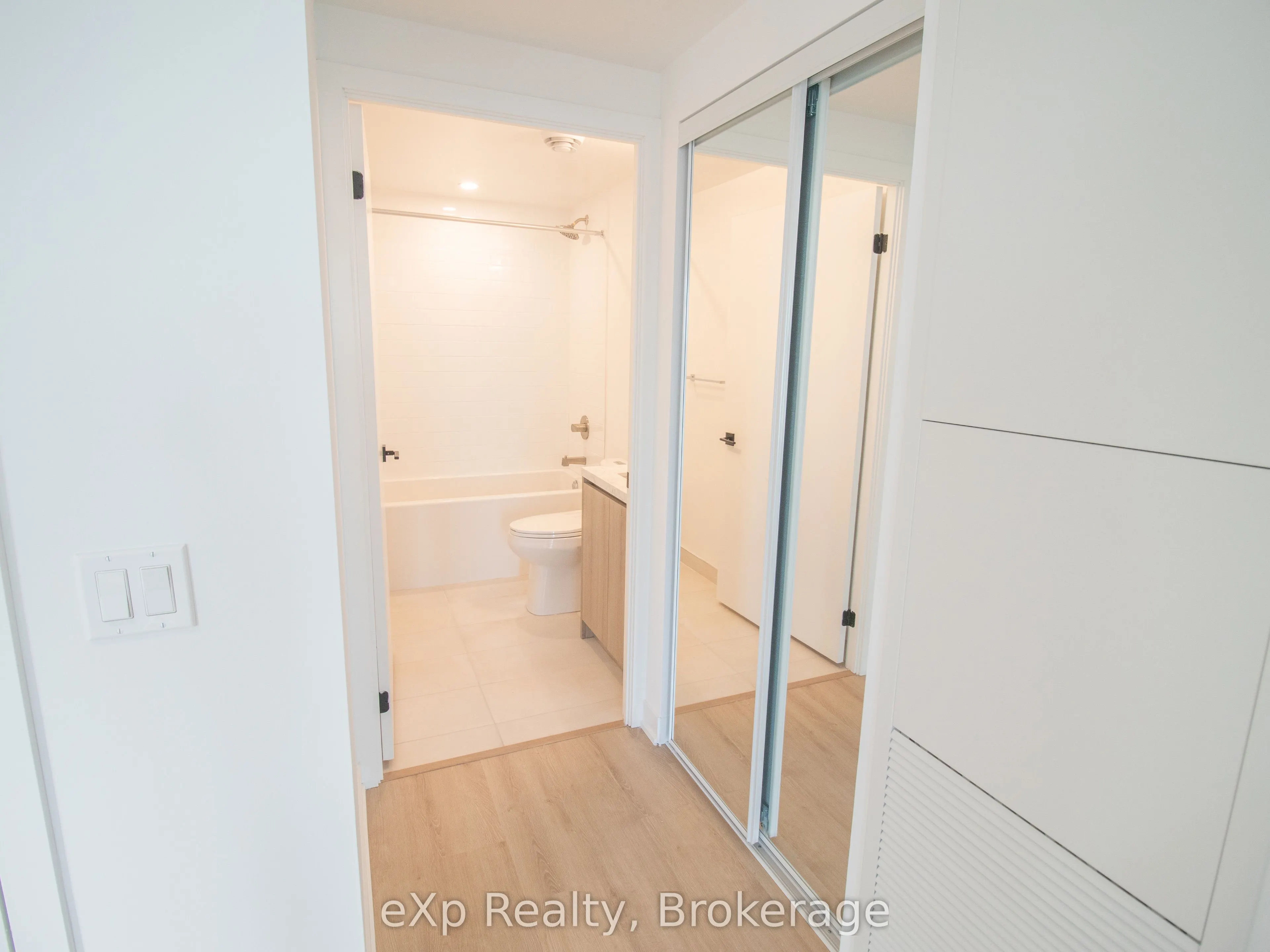 319 Jarvis Street, #4005