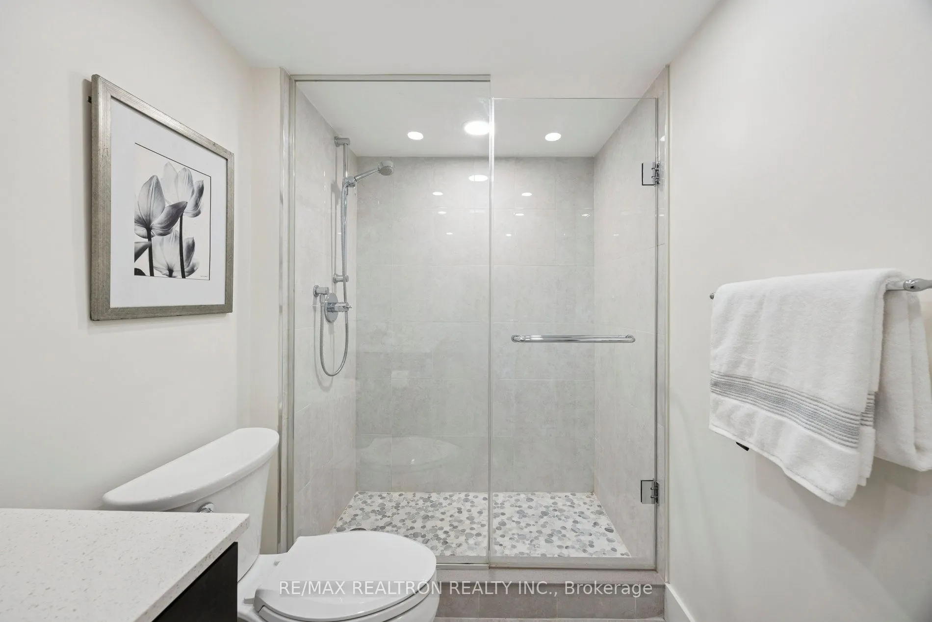 5444 Yonge Street, #201