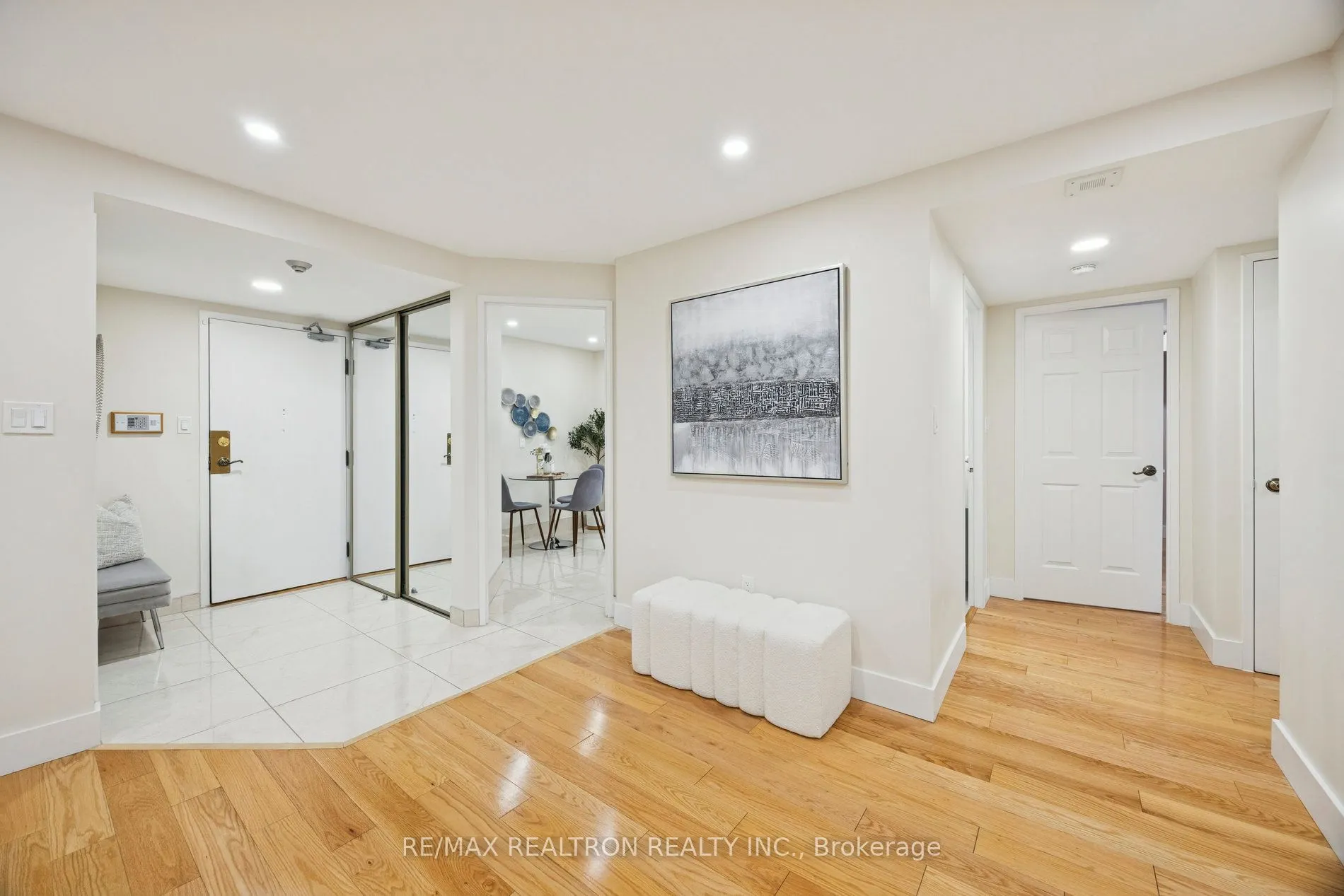 5444 Yonge Street, #201